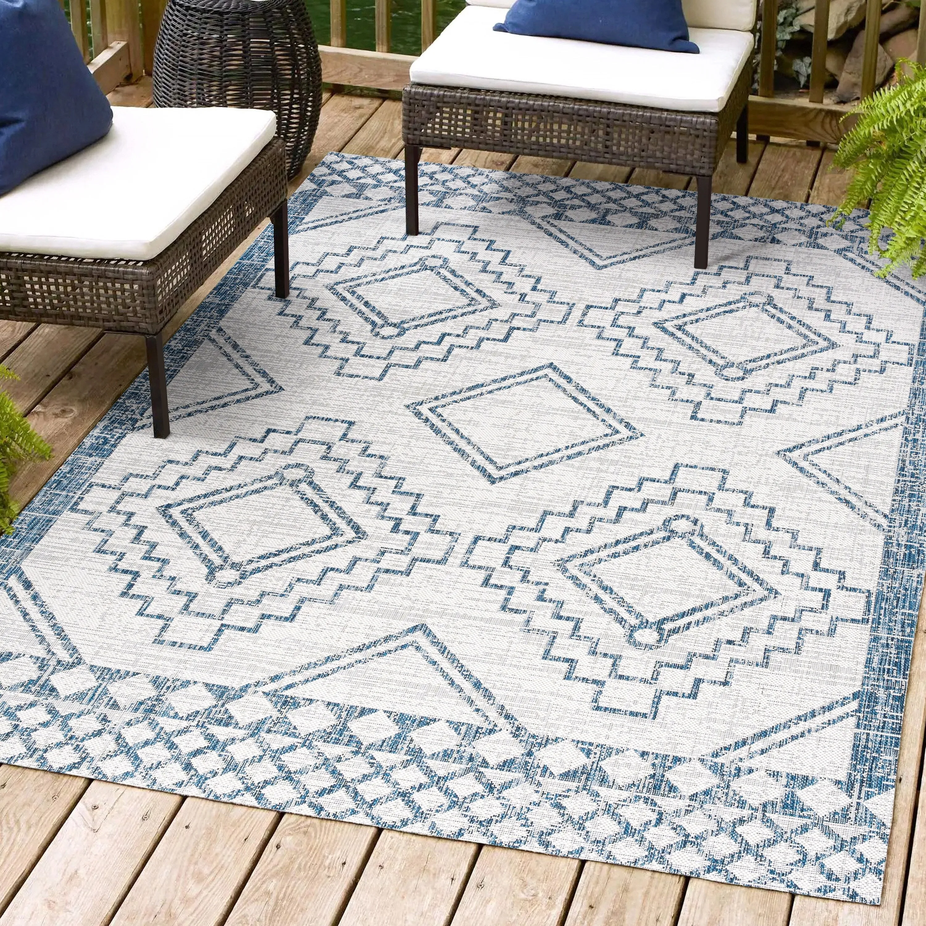 JONATHAN Y Carwa Diamond Tribal Medallion Indoor/Outdoor Area Rug