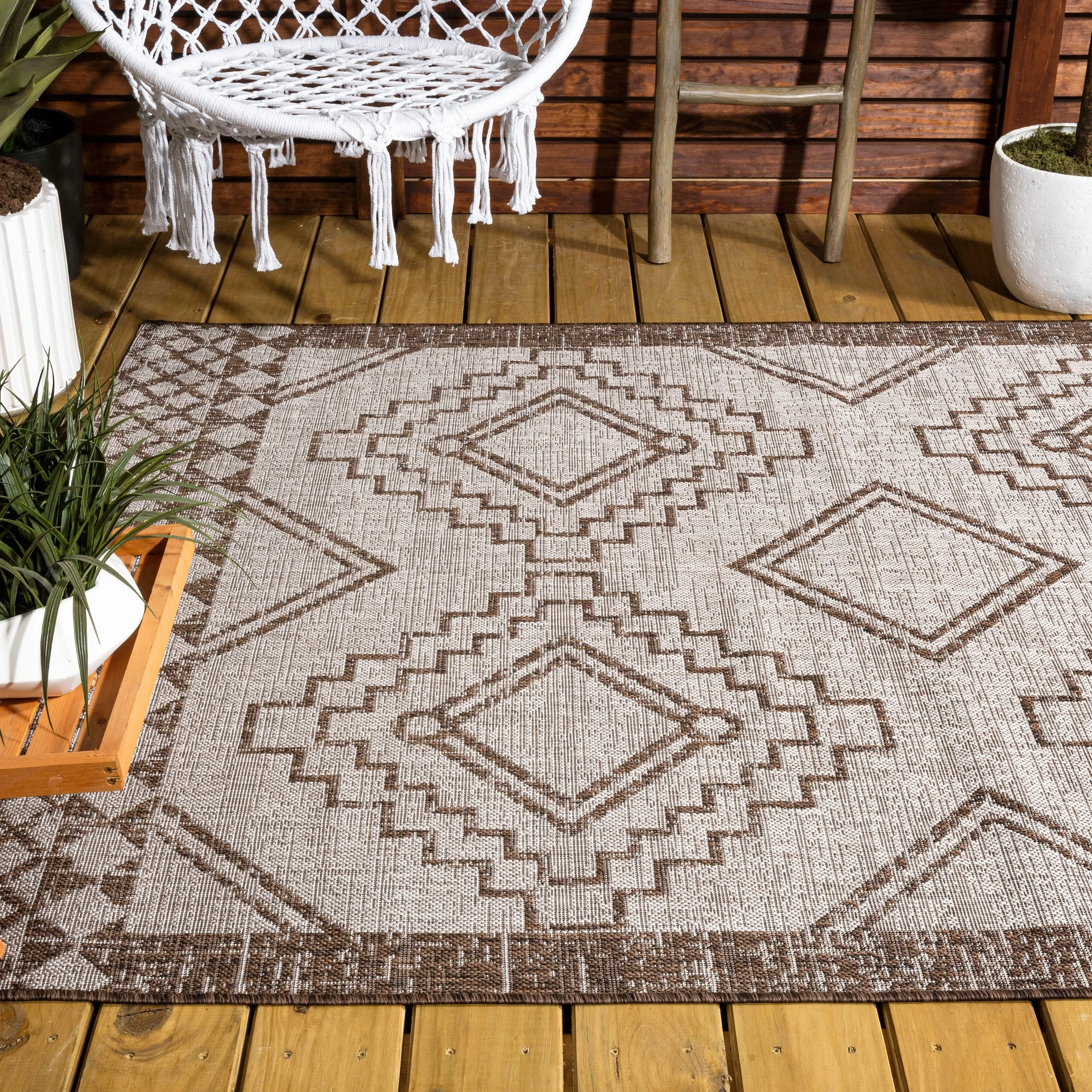 JONATHAN Y Carwa Diamond Tribal Medallion Indoor/Outdoor Area Rug