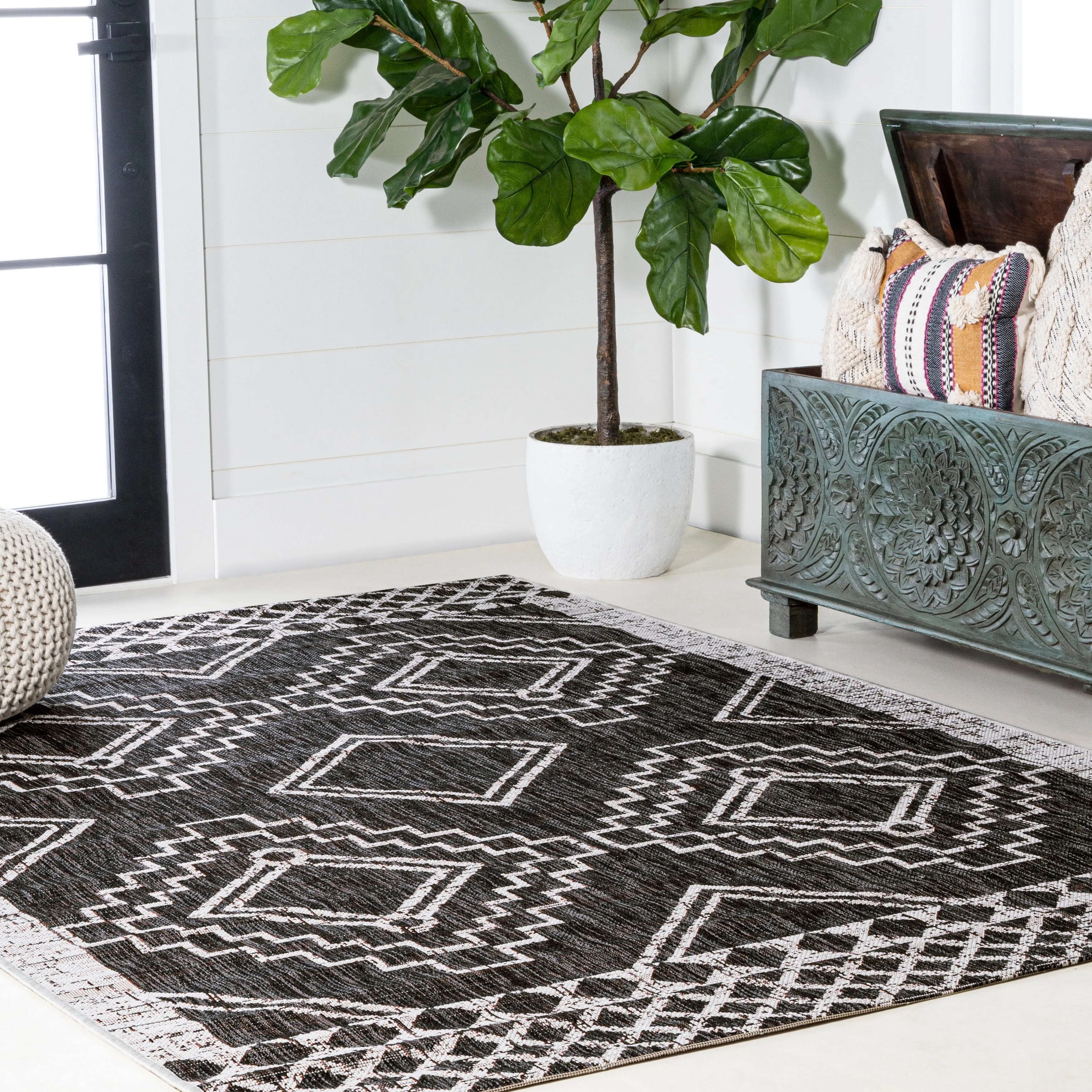JONATHAN Y Carwa Diamond Tribal Medallion Indoor/Outdoor Area Rug
