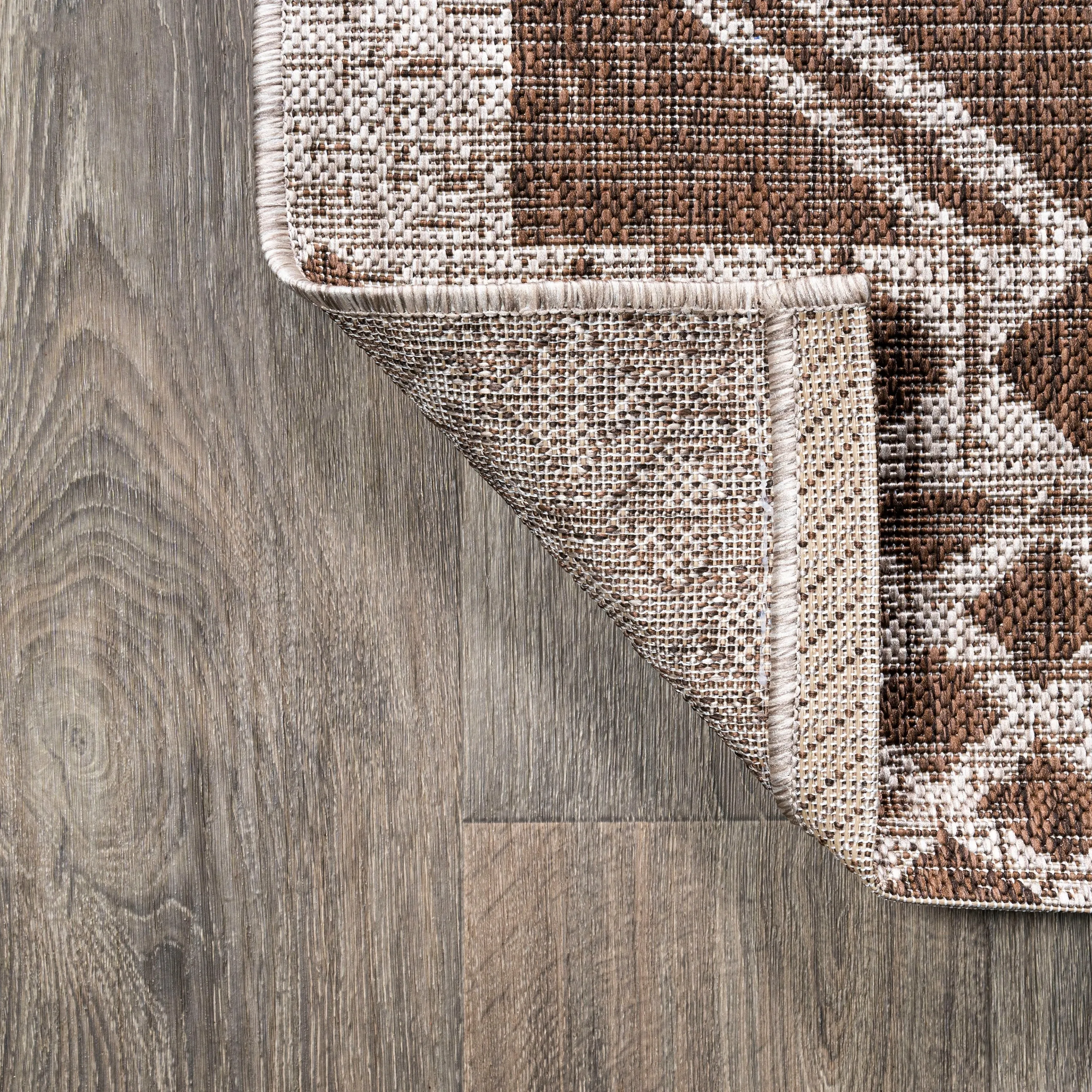 JONATHAN Y Carwa Diamond Tribal Medallion Indoor/Outdoor Area Rug