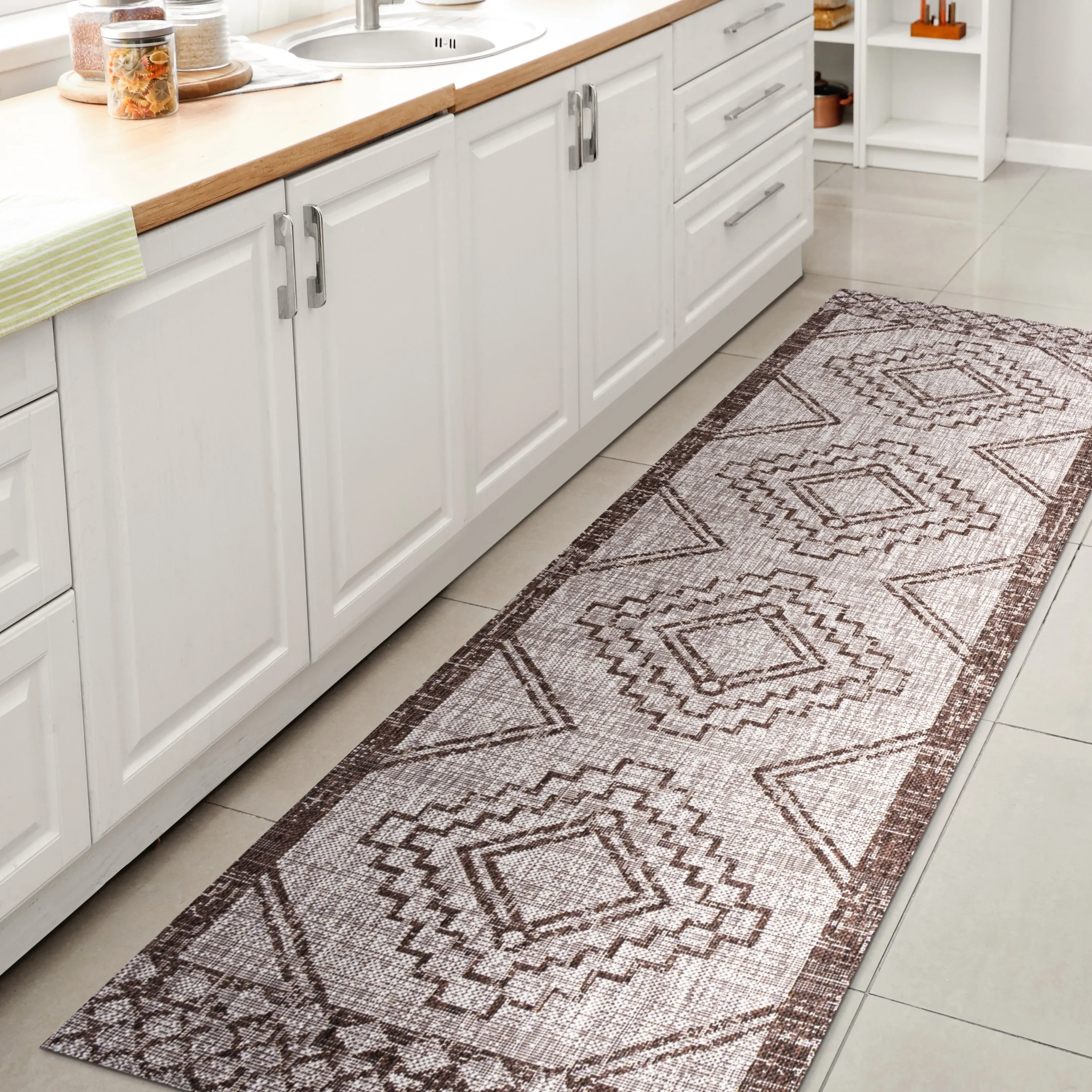 JONATHAN Y Carwa Diamond Tribal Medallion Indoor/Outdoor Area Rug