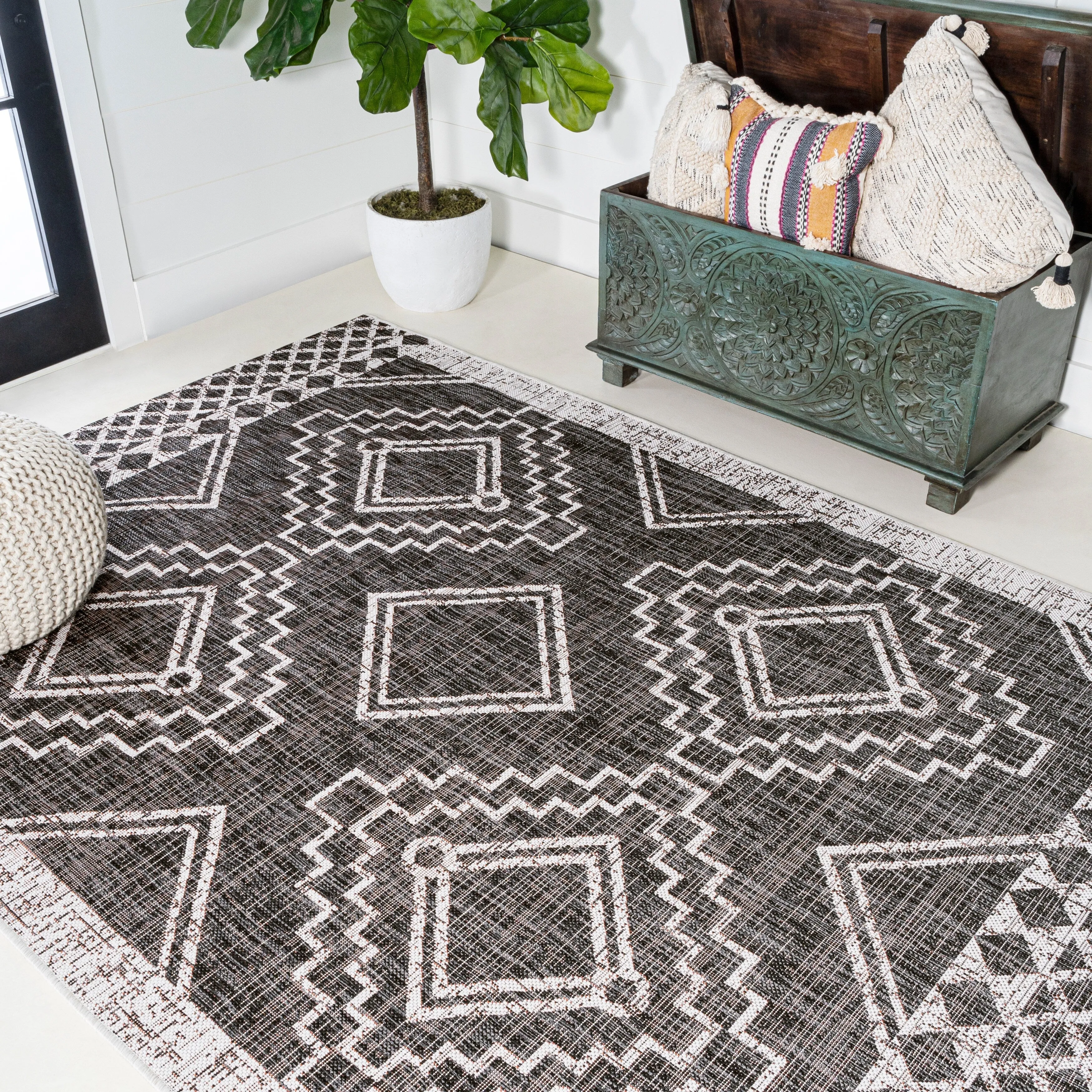 JONATHAN Y Carwa Diamond Tribal Medallion Indoor/Outdoor Area Rug