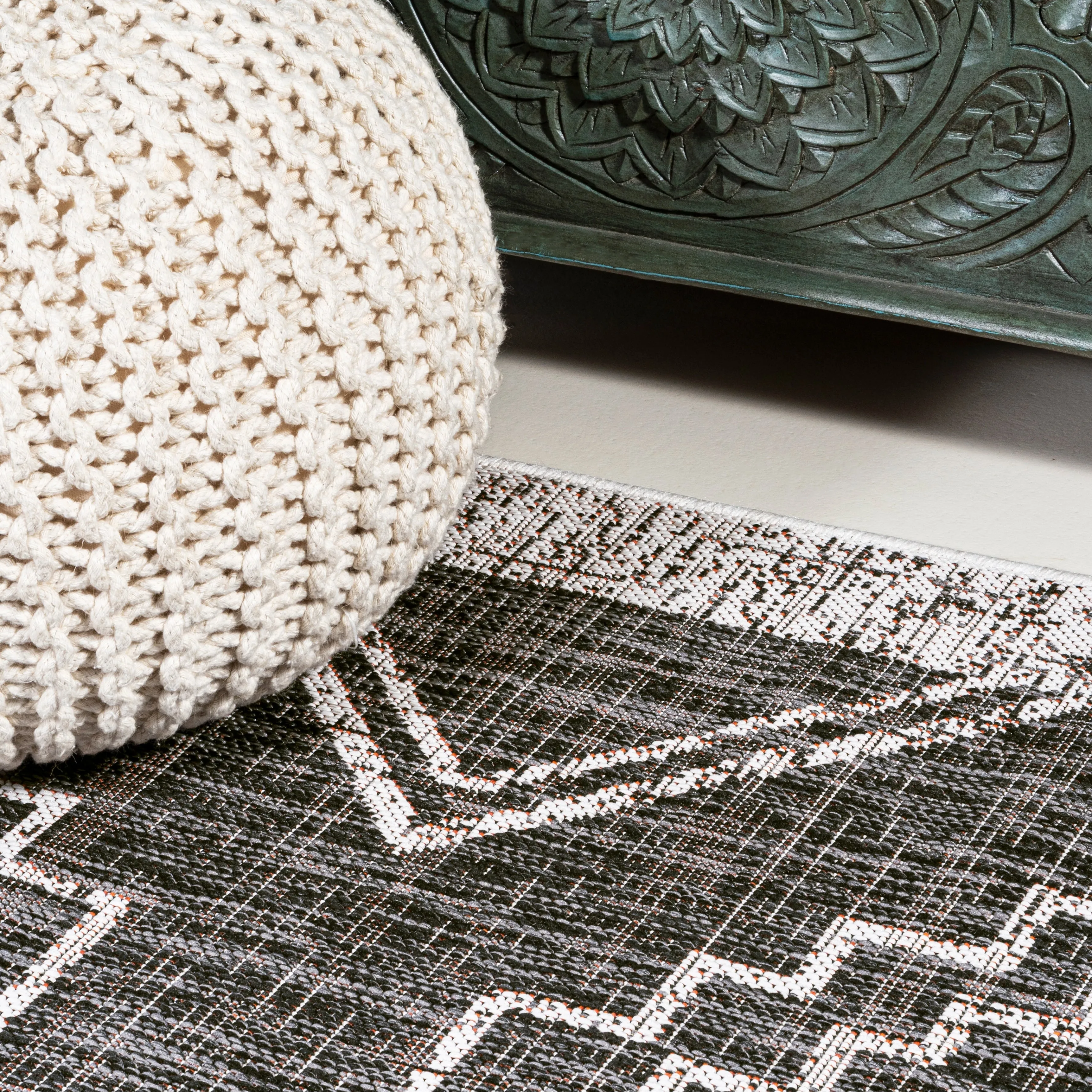 JONATHAN Y Carwa Diamond Tribal Medallion Indoor/Outdoor Area Rug