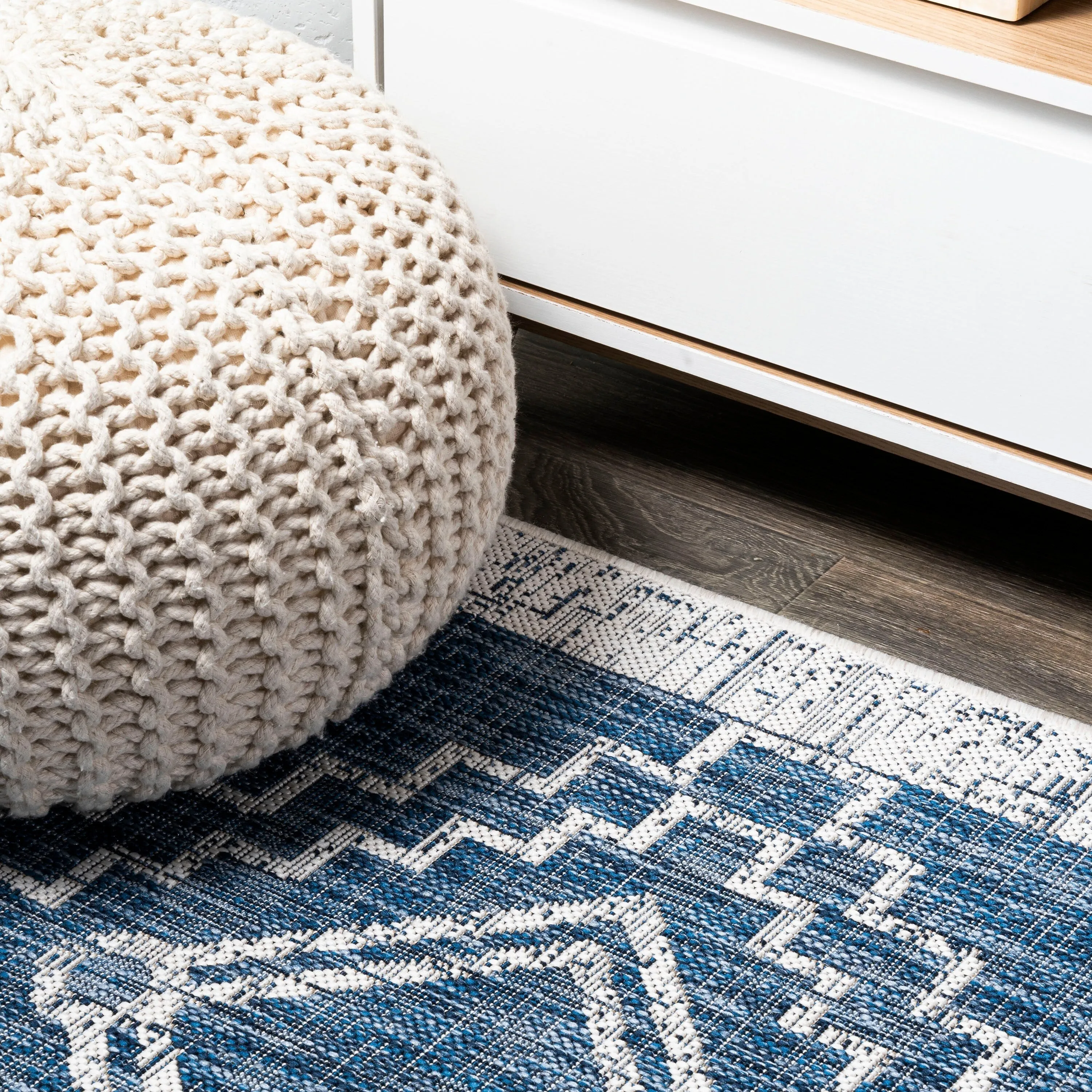 JONATHAN Y Carwa Diamond Tribal Medallion Indoor/Outdoor Area Rug