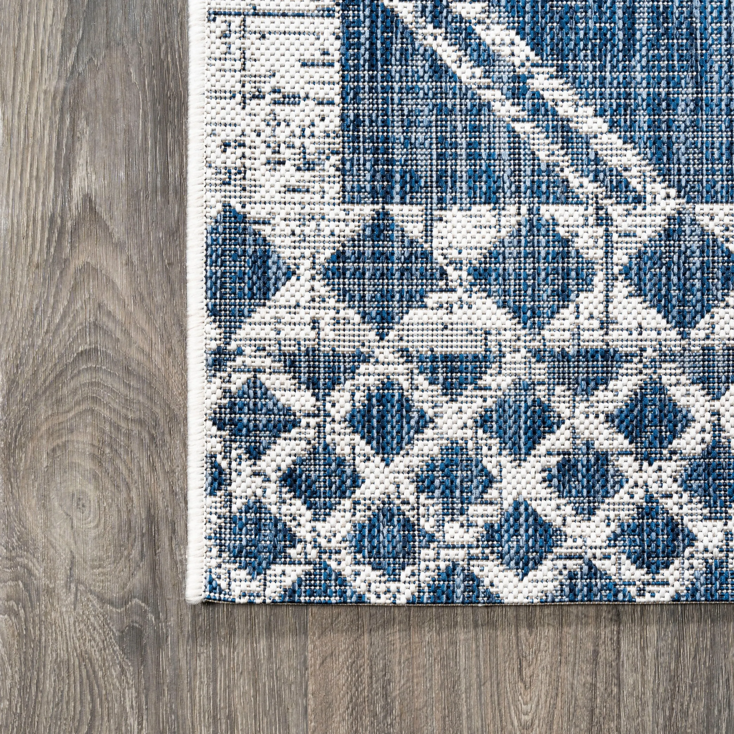 JONATHAN Y Carwa Diamond Tribal Medallion Indoor/Outdoor Area Rug