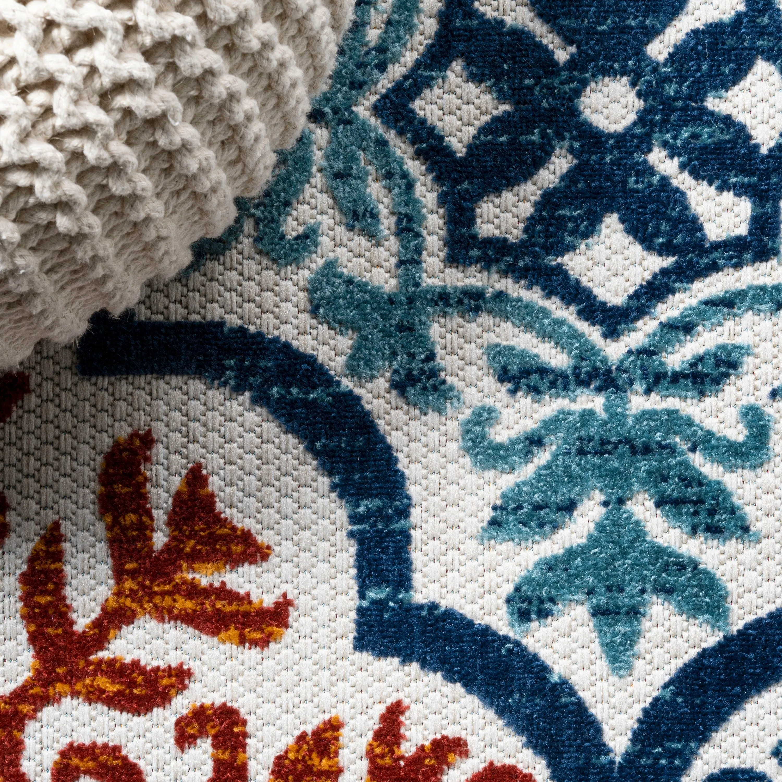 JONATHAN Y Circus Ornate Ogee Trellis High-Low Indoor/Outdoor Area Rug