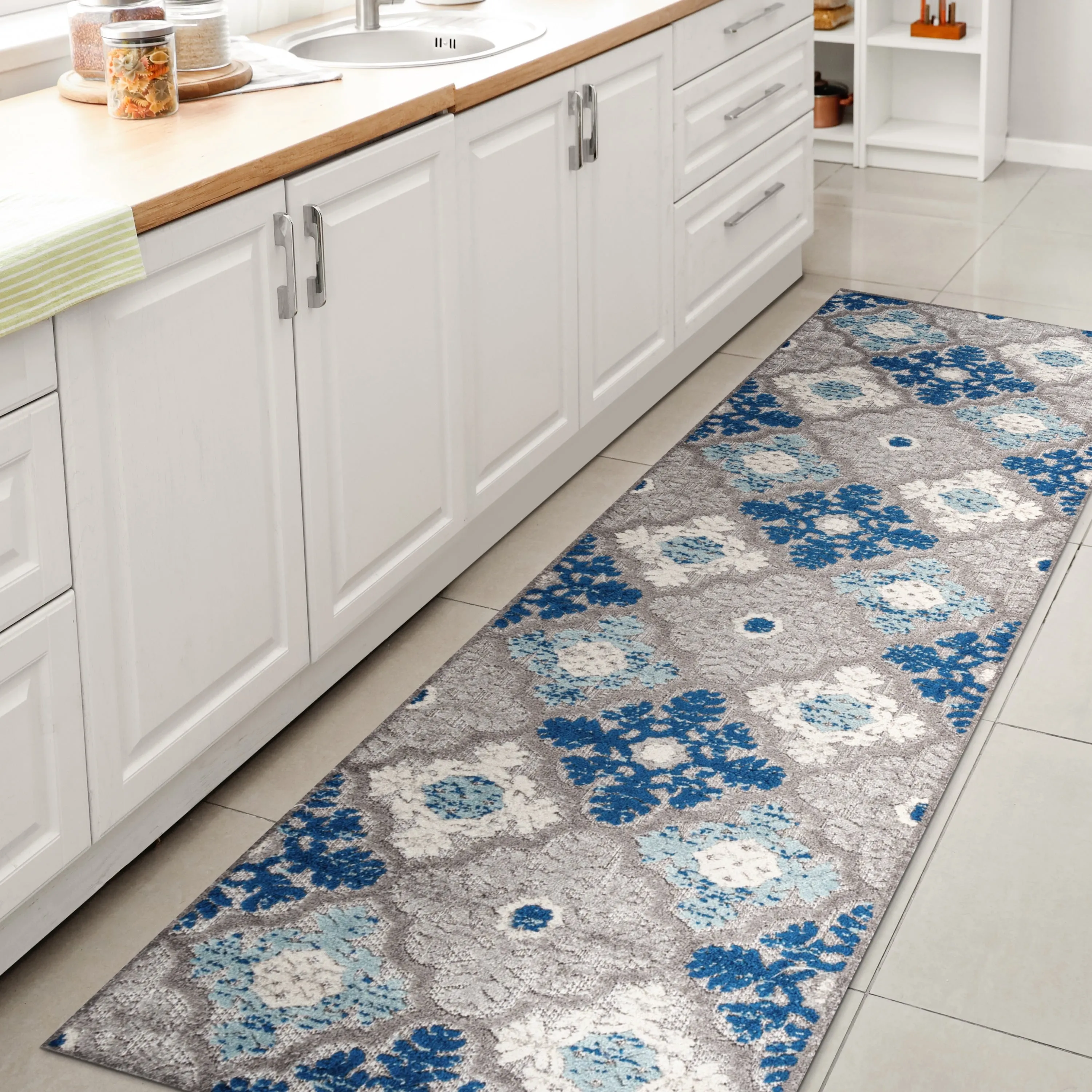 JONATHAN Y Circus Ornate Ogee Trellis High-Low Indoor/Outdoor Area Rug