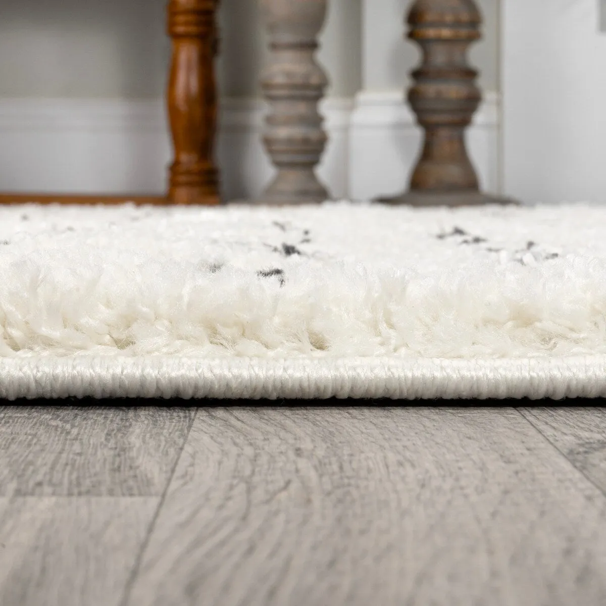 JONATHAN Y Deia Modern Geometric Dot Shag Area Rug
