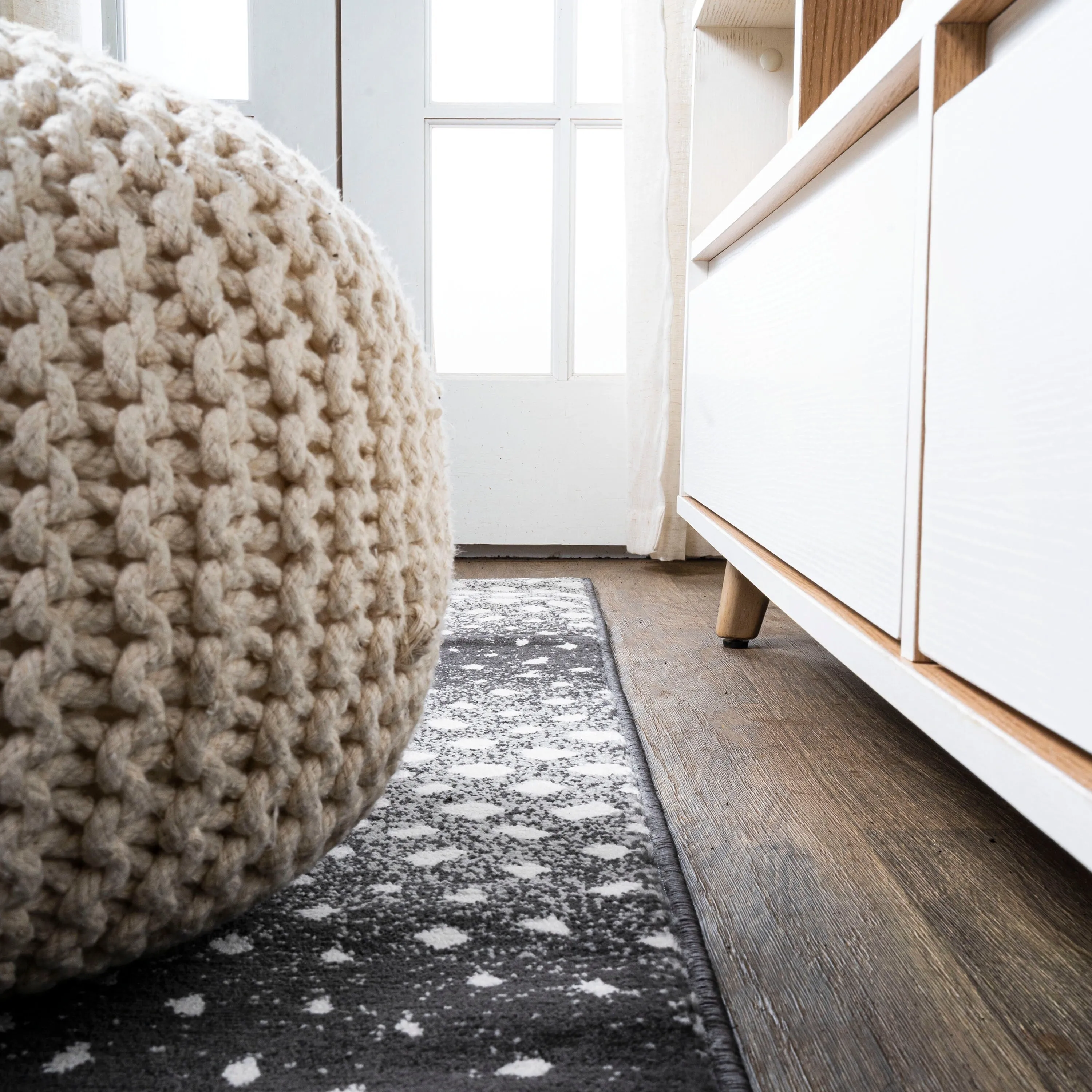JONATHAN Y Goa Modern Animal Area Rug