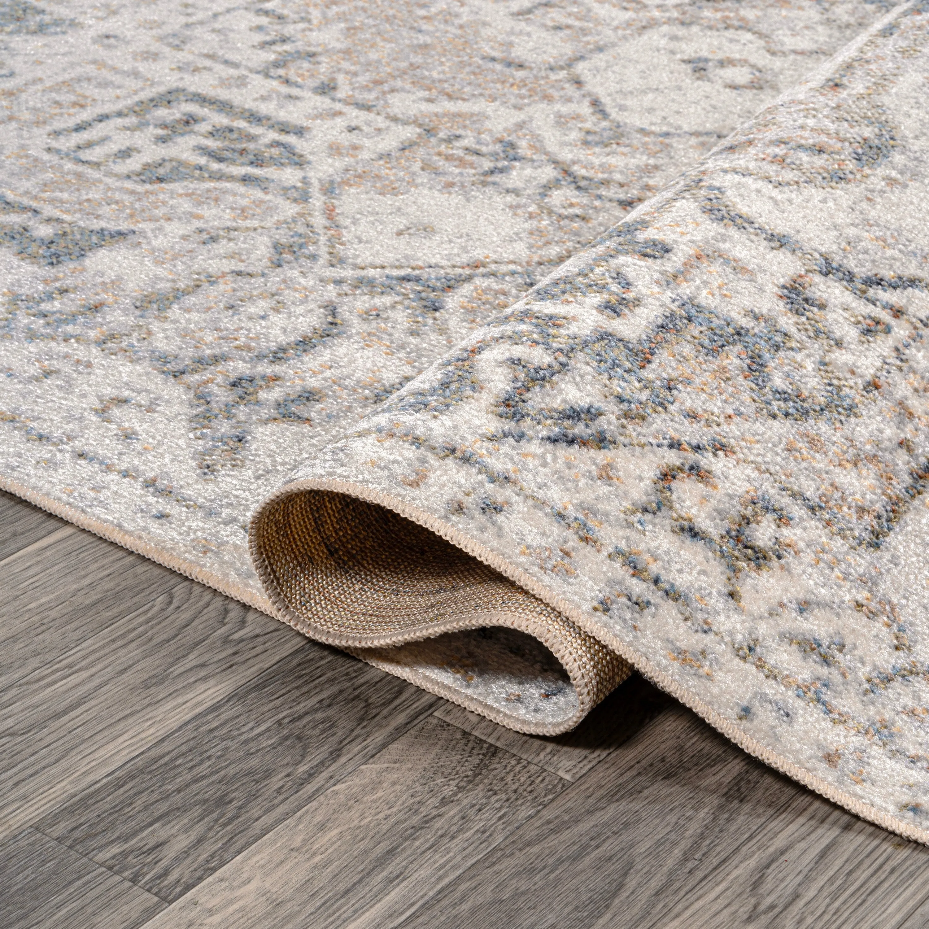 JONATHAn Y Keesha Distressed Medallion Low-Pile Machine-Washable Cream/Light Gray Area Rug