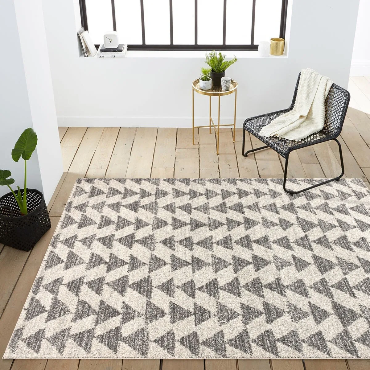 JONATHAN Y Khalil Moroccan Triangle Geometric Area Rug