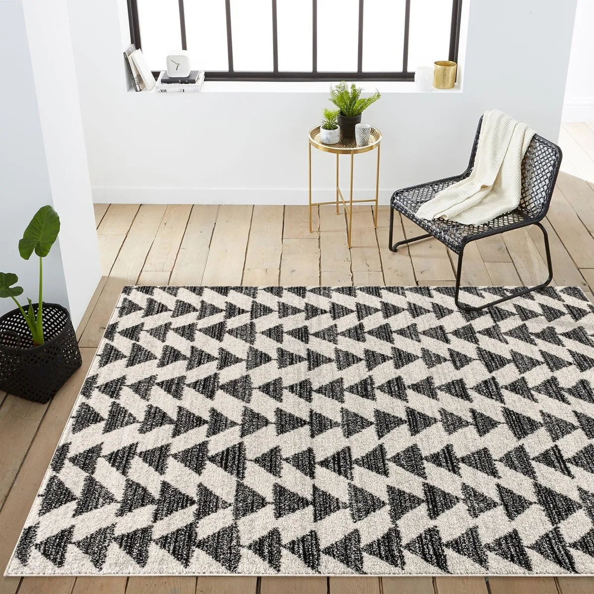JONATHAN Y Khalil Moroccan Triangle Geometric Area Rug