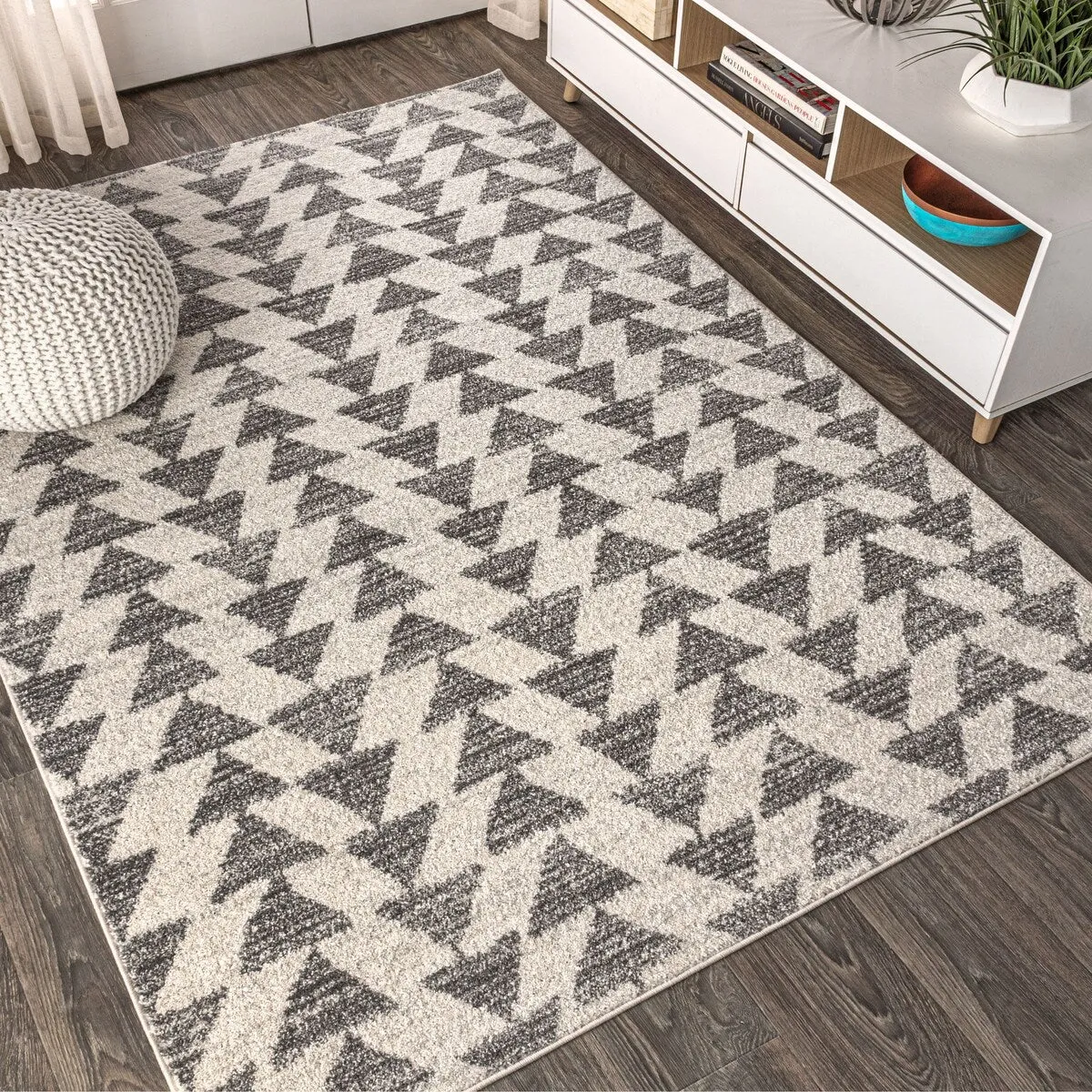 JONATHAN Y Khalil Moroccan Triangle Geometric Area Rug