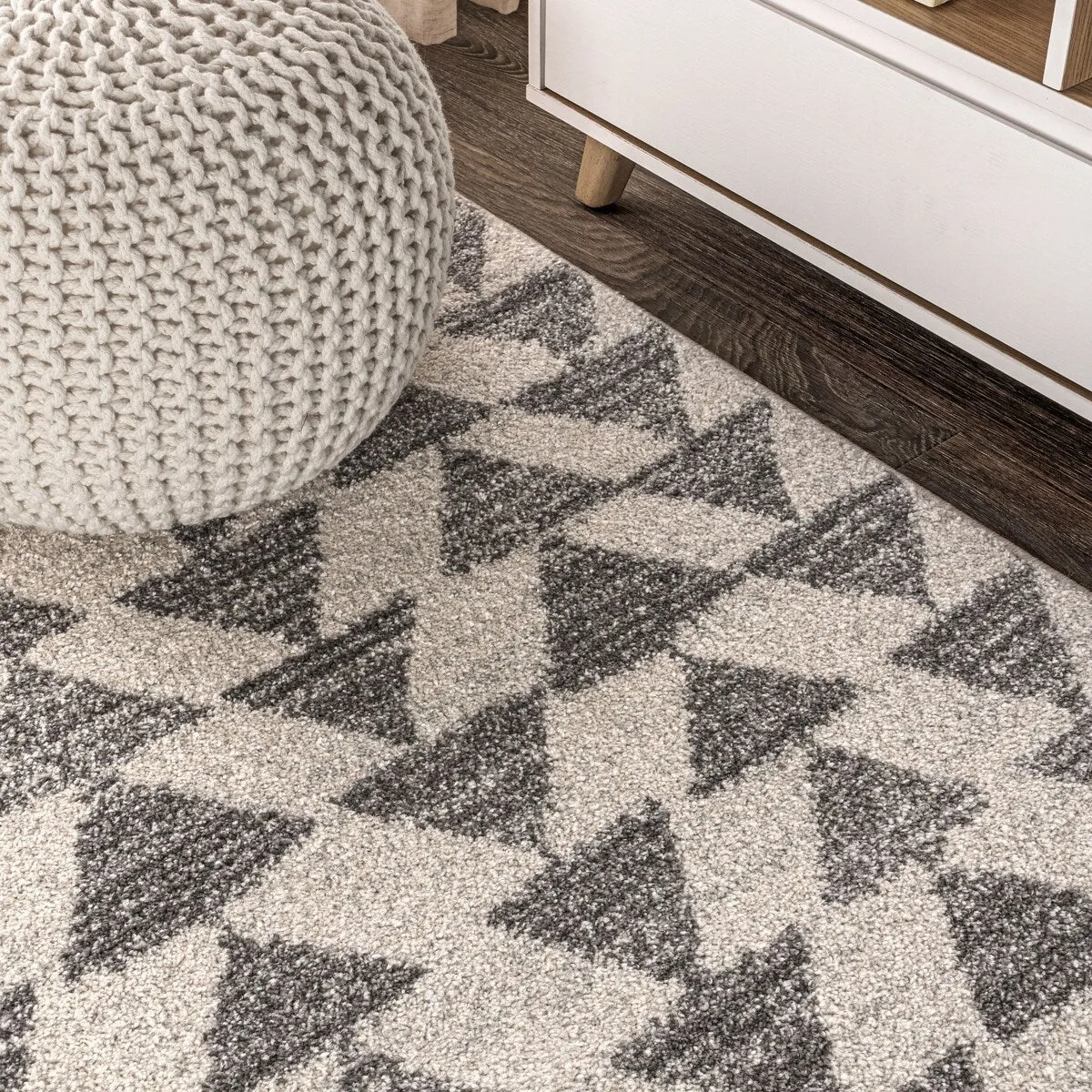 JONATHAN Y Khalil Moroccan Triangle Geometric Area Rug