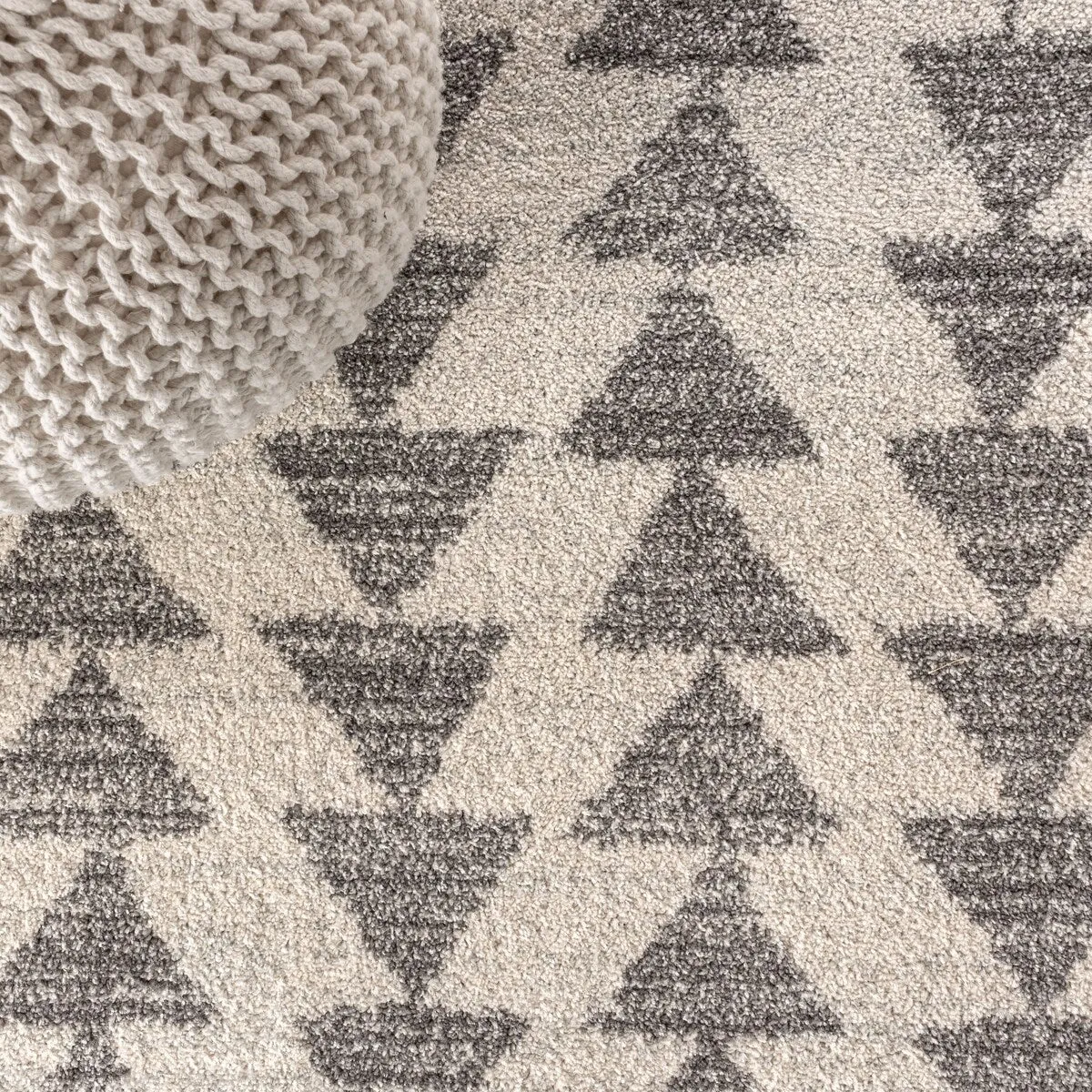 JONATHAN Y Khalil Moroccan Triangle Geometric Area Rug