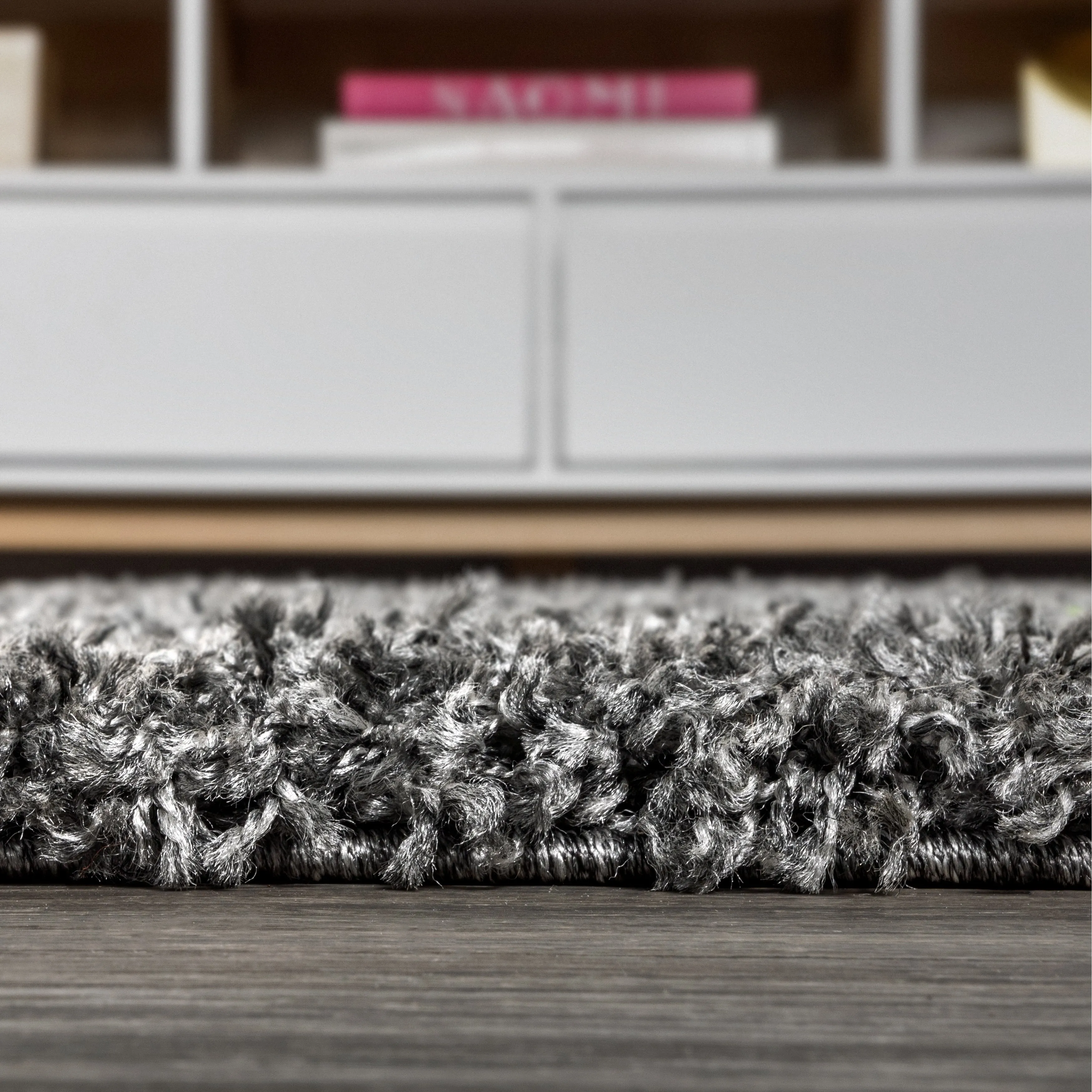 JONATHAN Y Modern Shag Plush Tassel Area Rug
