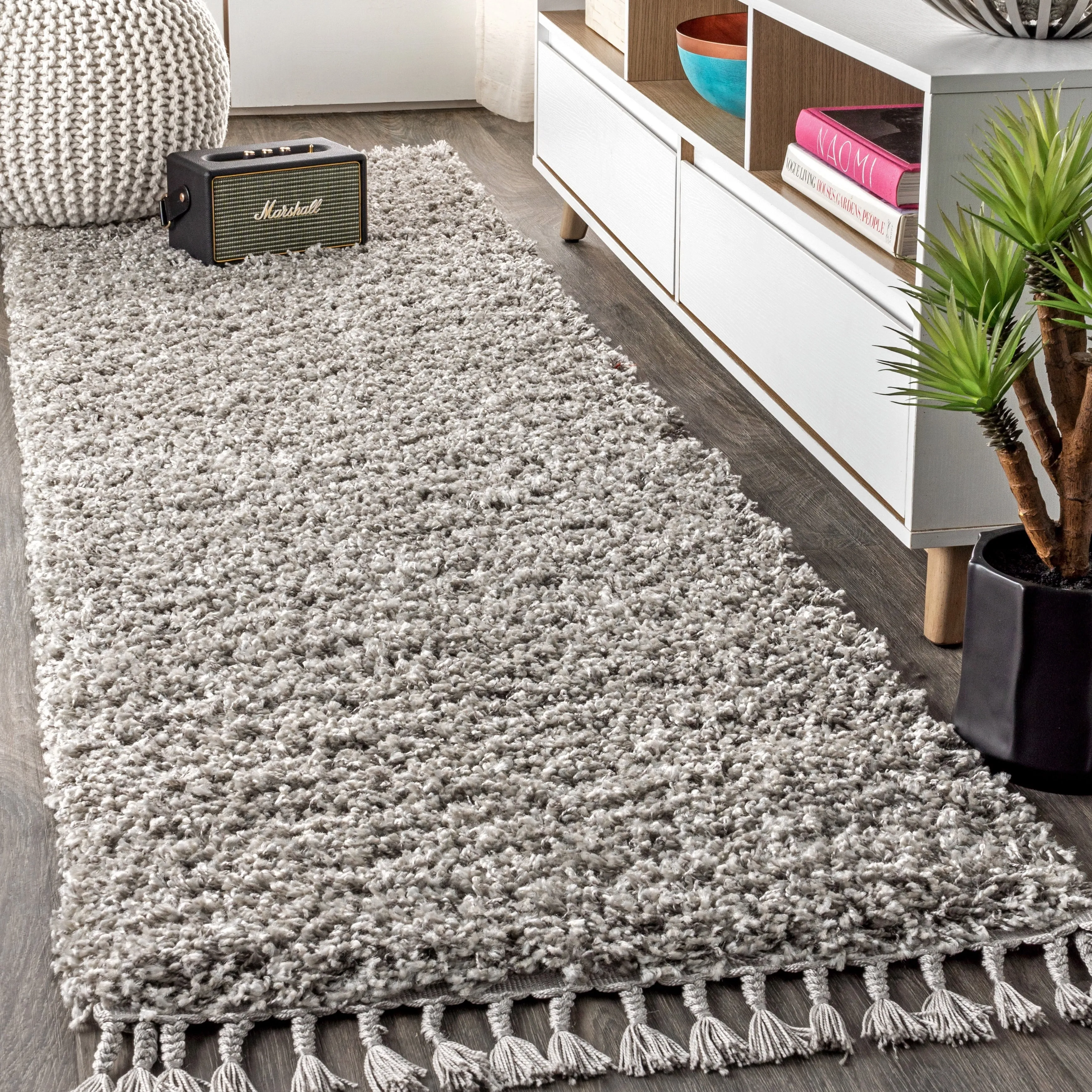 JONATHAN Y Modern Shag Plush Tassel Area Rug