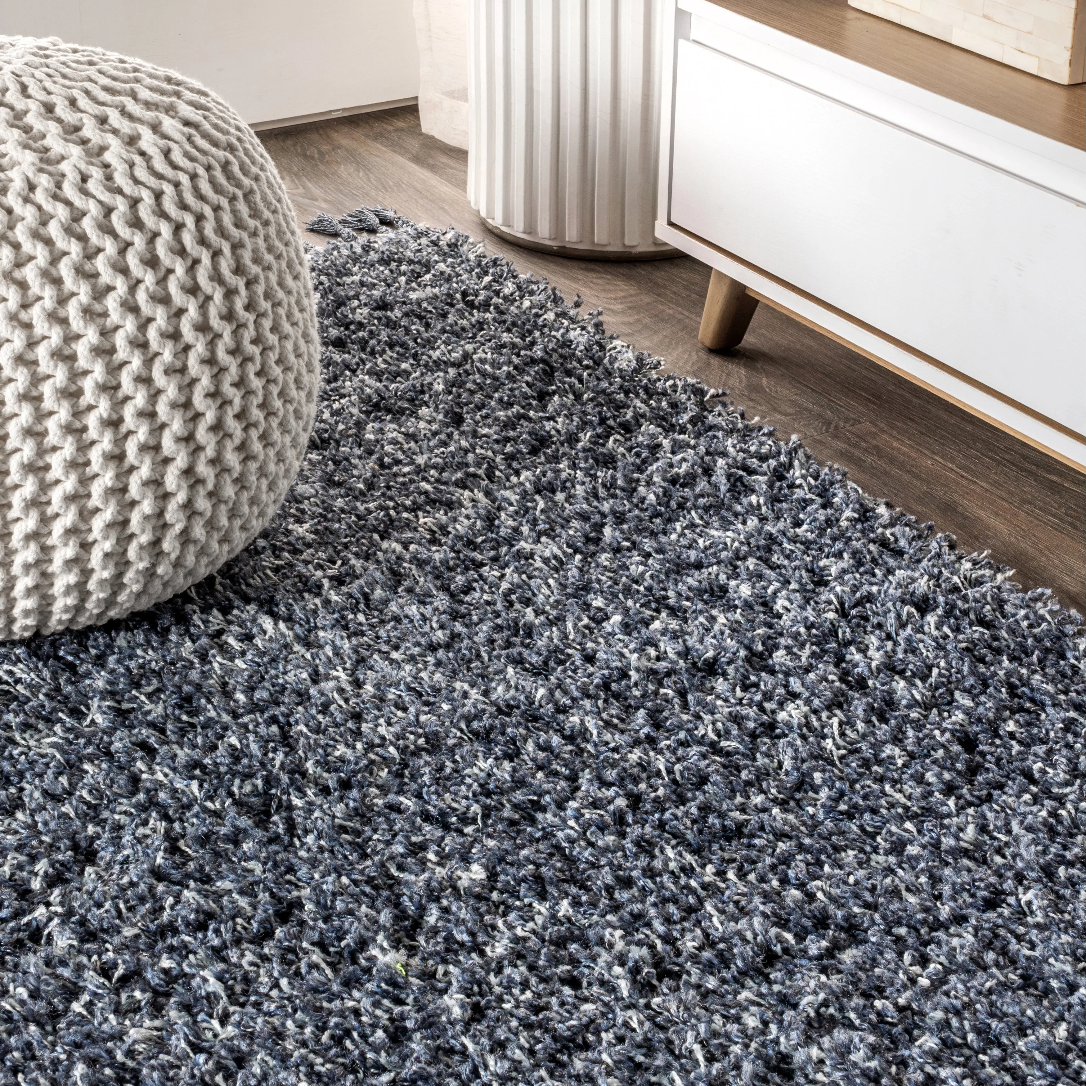 JONATHAN Y Modern Shag Plush Tassel Area Rug