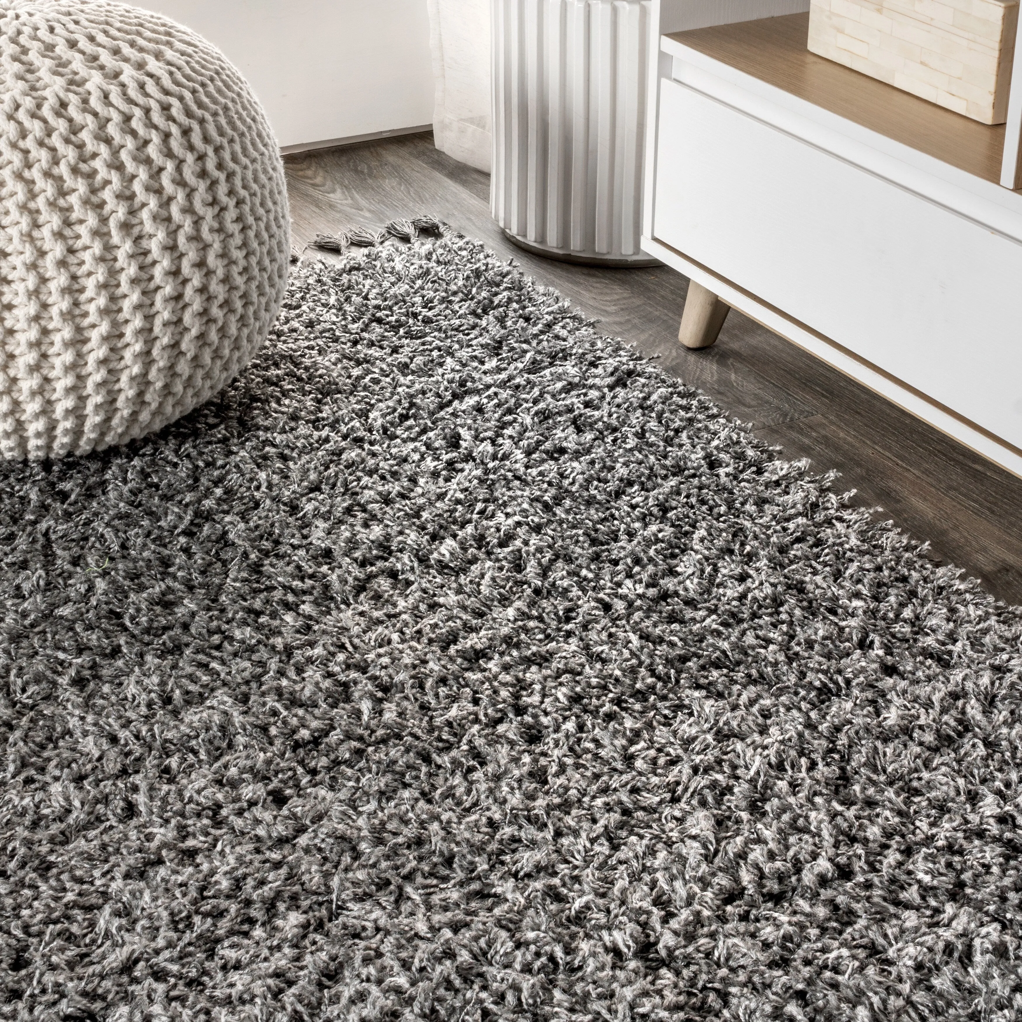 JONATHAN Y Modern Shag Plush Tassel Area Rug
