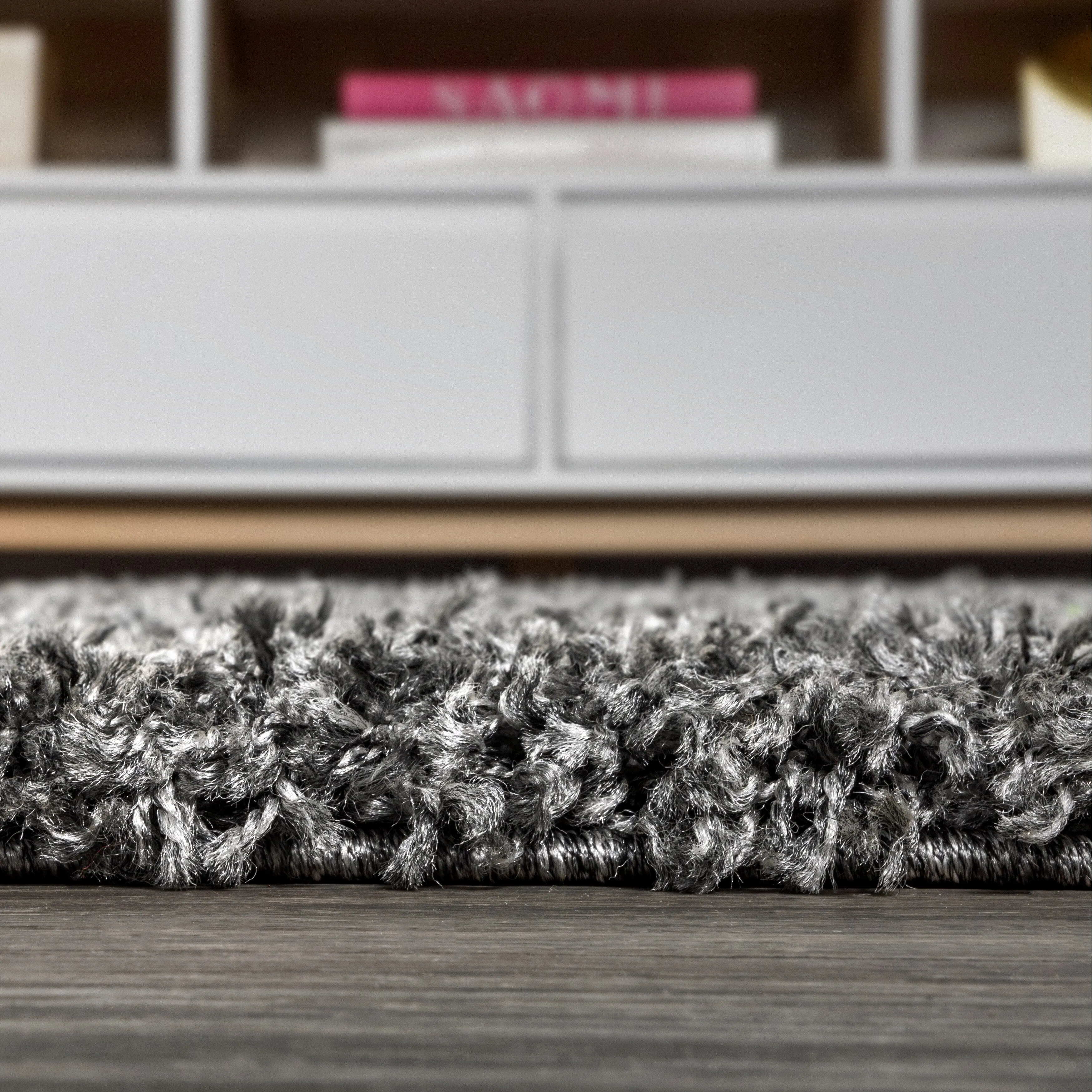 JONATHAN Y Modern Shag Plush Tassel Area Rug