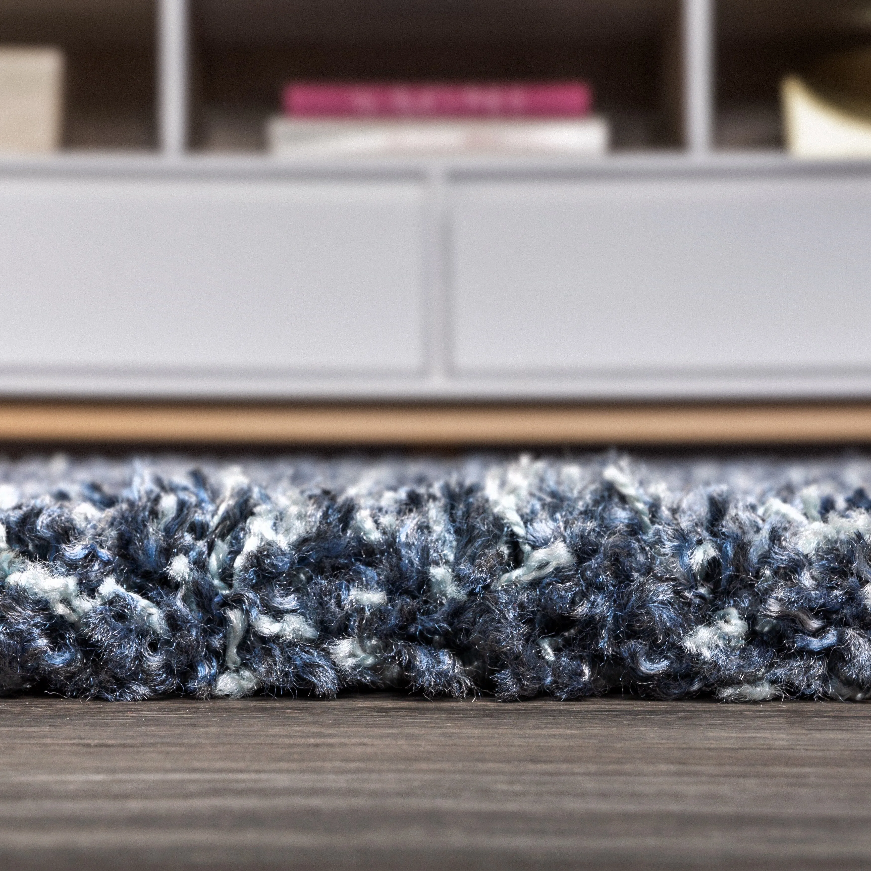 JONATHAN Y Modern Shag Plush Tassel Area Rug