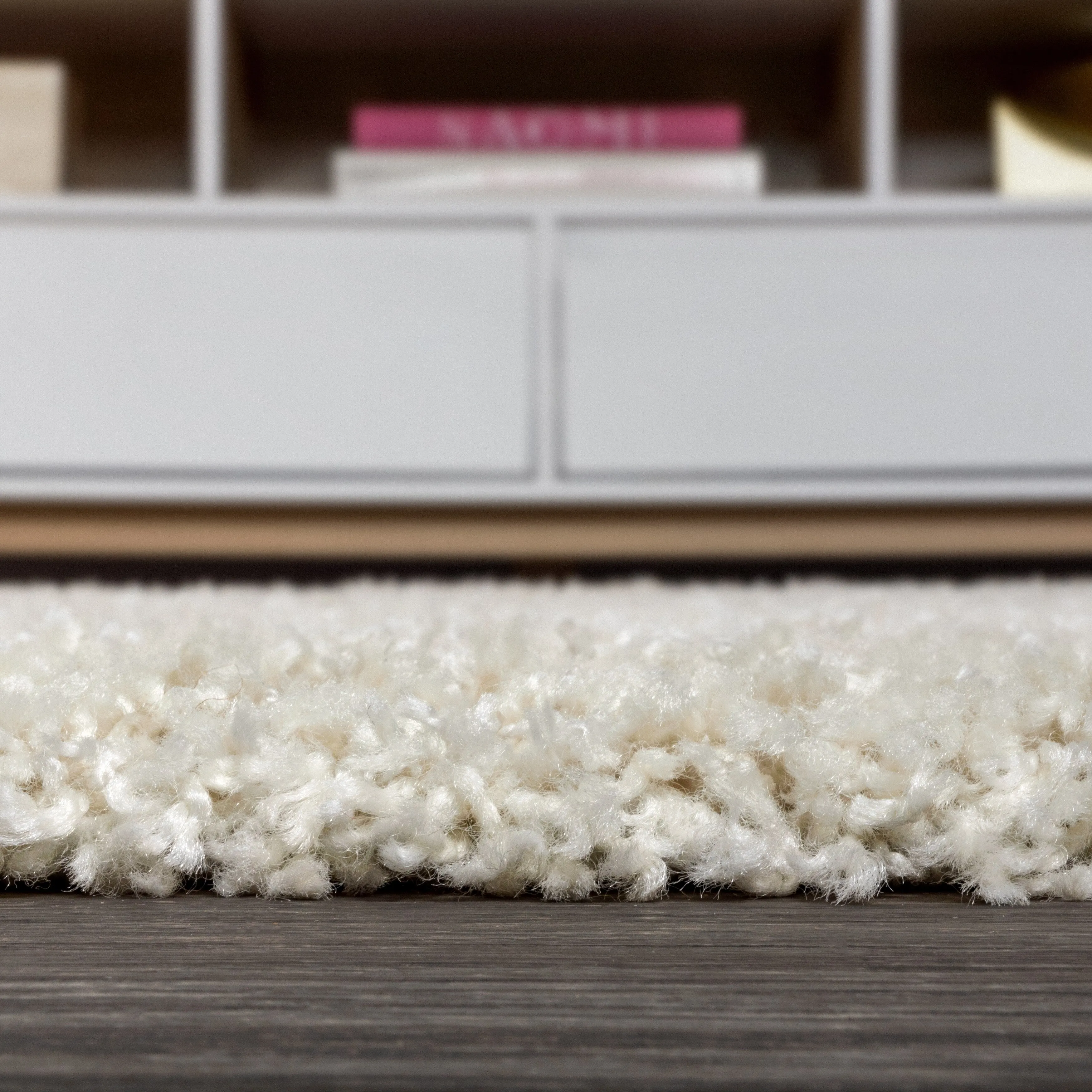 JONATHAN Y Modern Shag Plush Tassel Area Rug