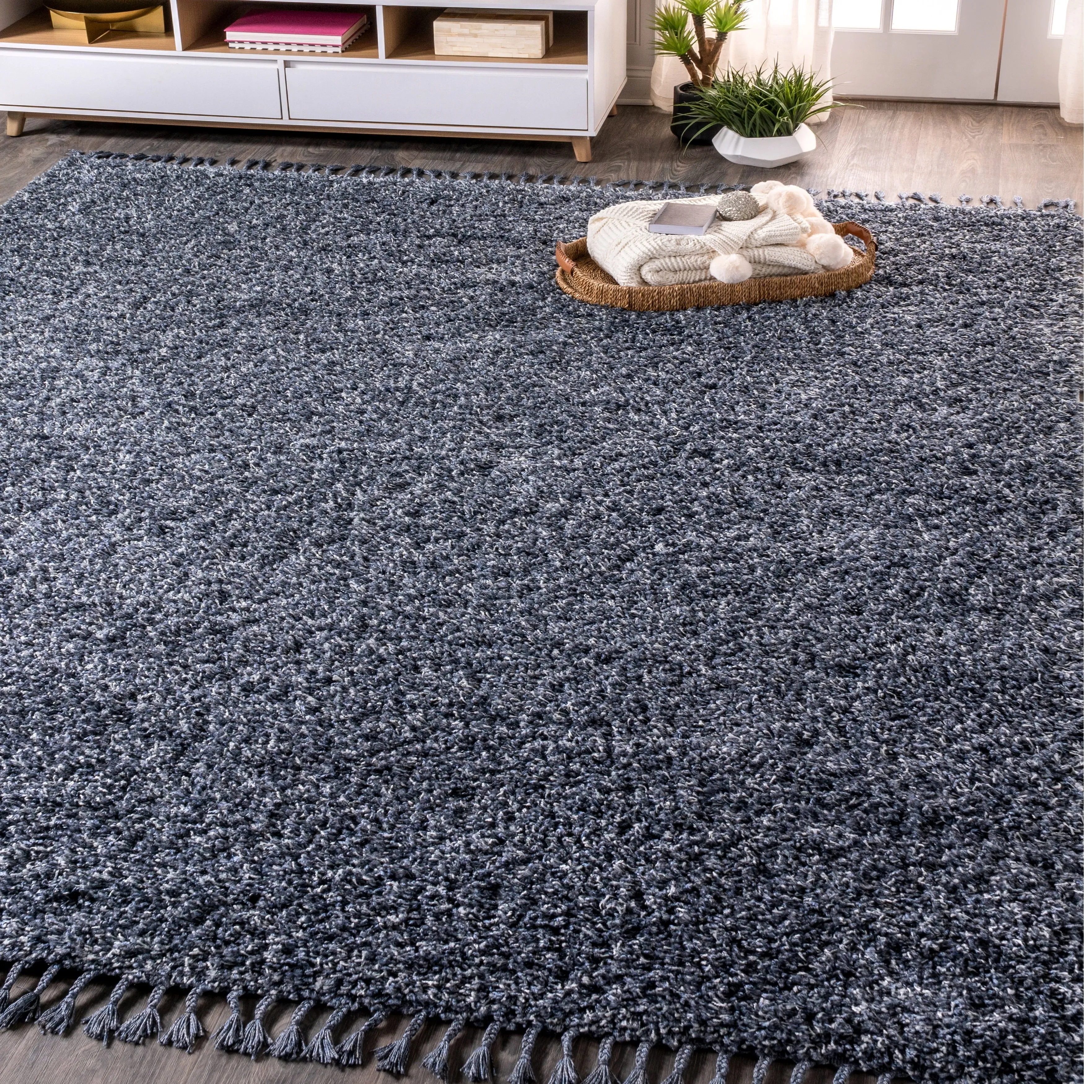 JONATHAN Y Modern Shag Plush Tassel Area Rug