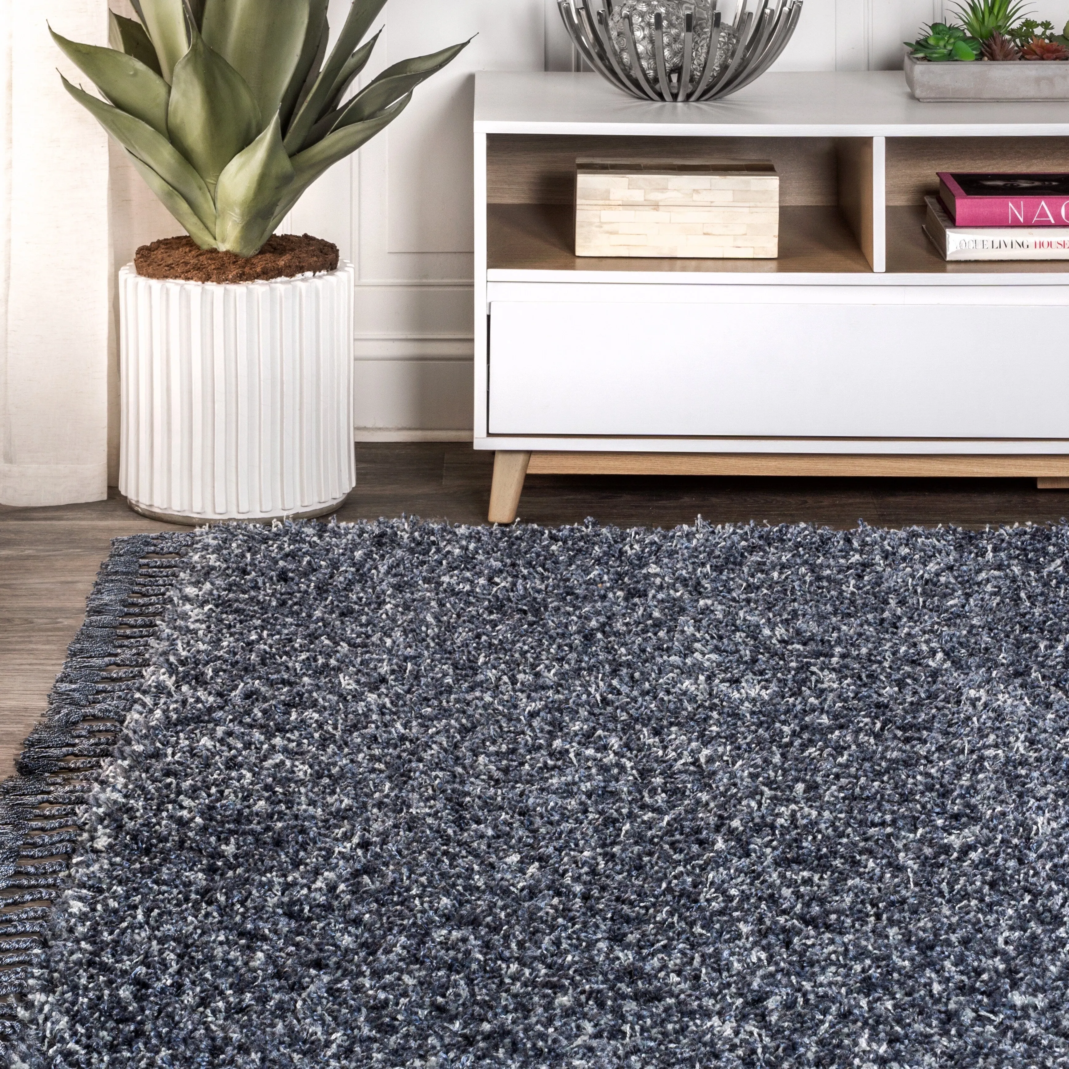 JONATHAN Y Modern Shag Plush Tassel Area Rug