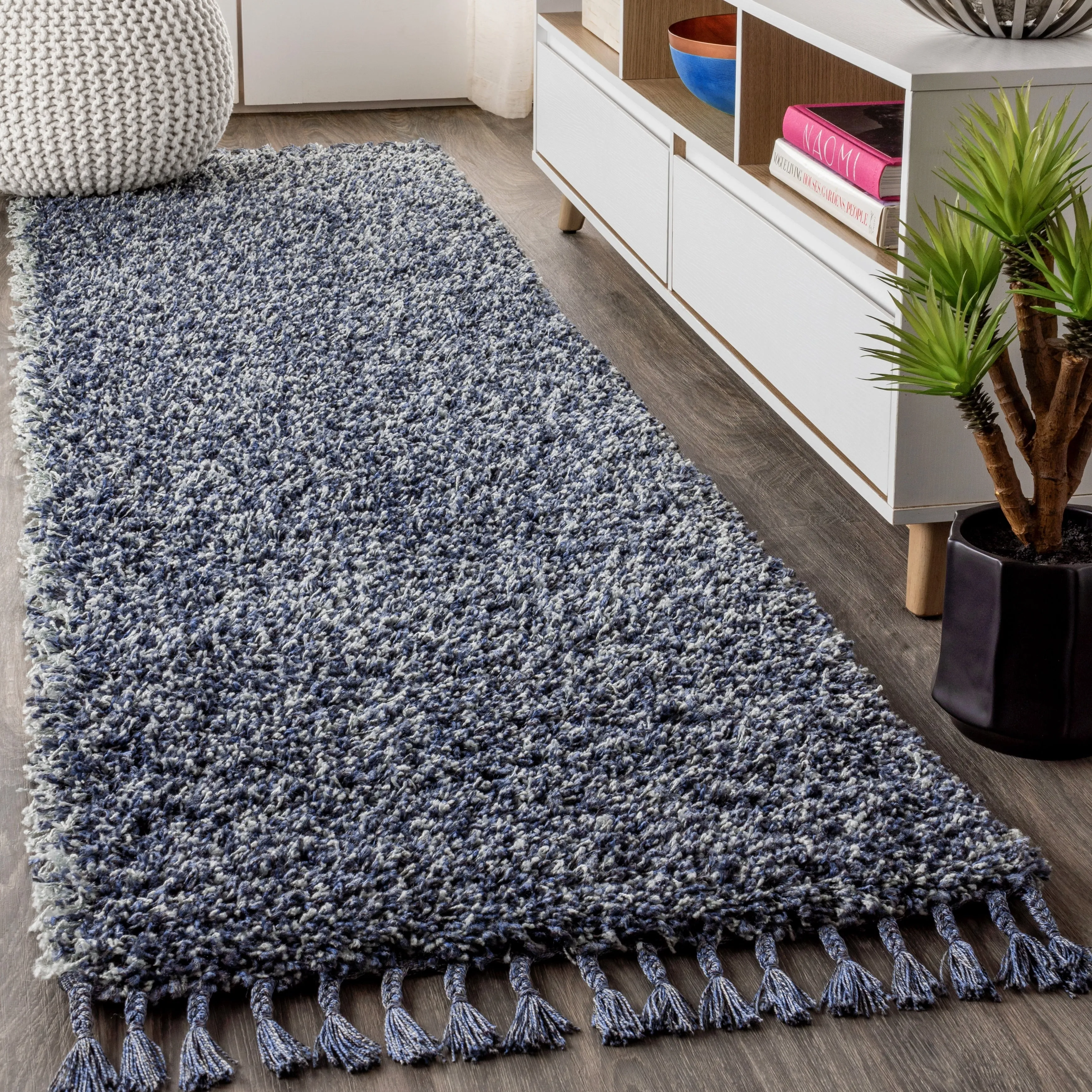 JONATHAN Y Modern Shag Plush Tassel Area Rug