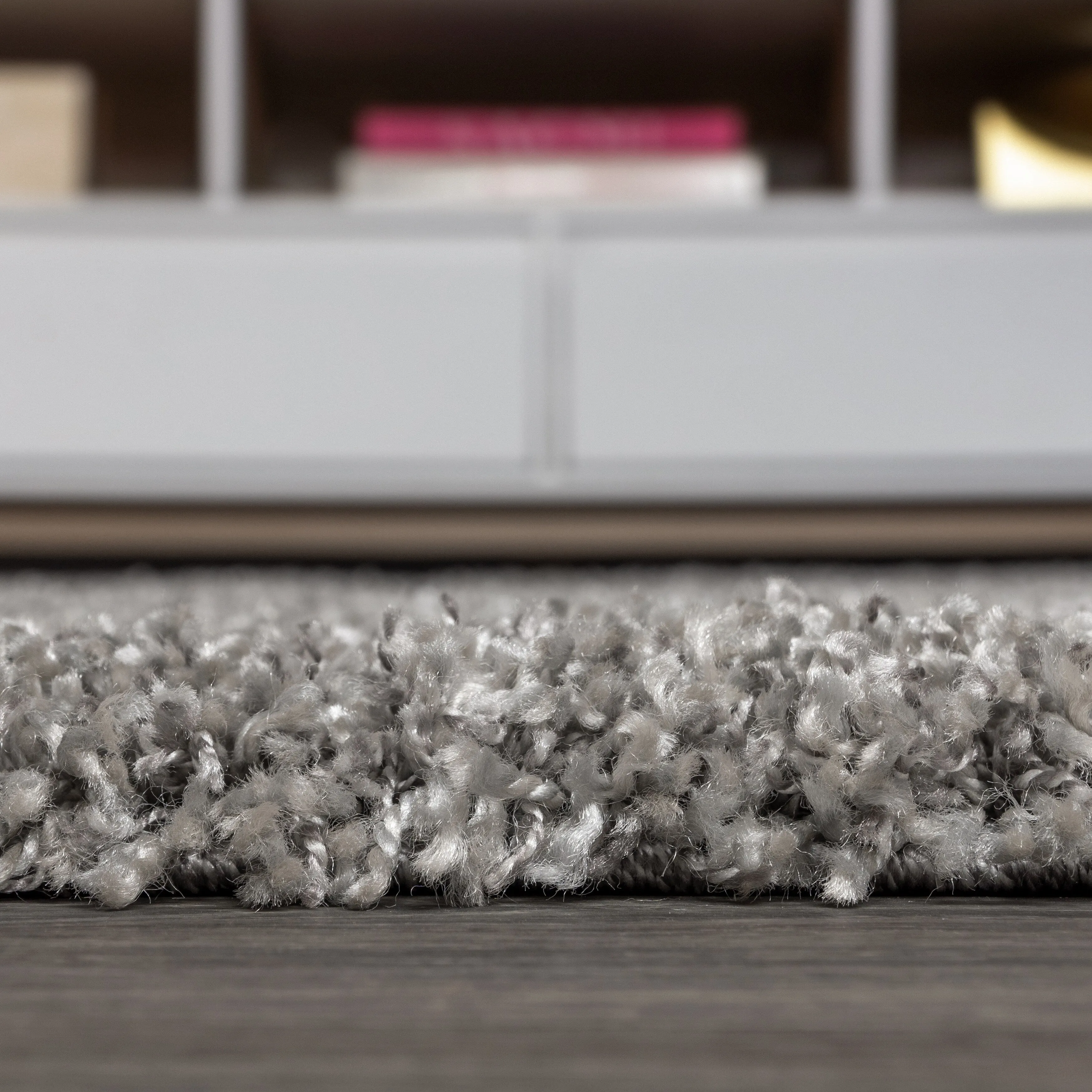JONATHAN Y Modern Shag Plush Tassel Area Rug