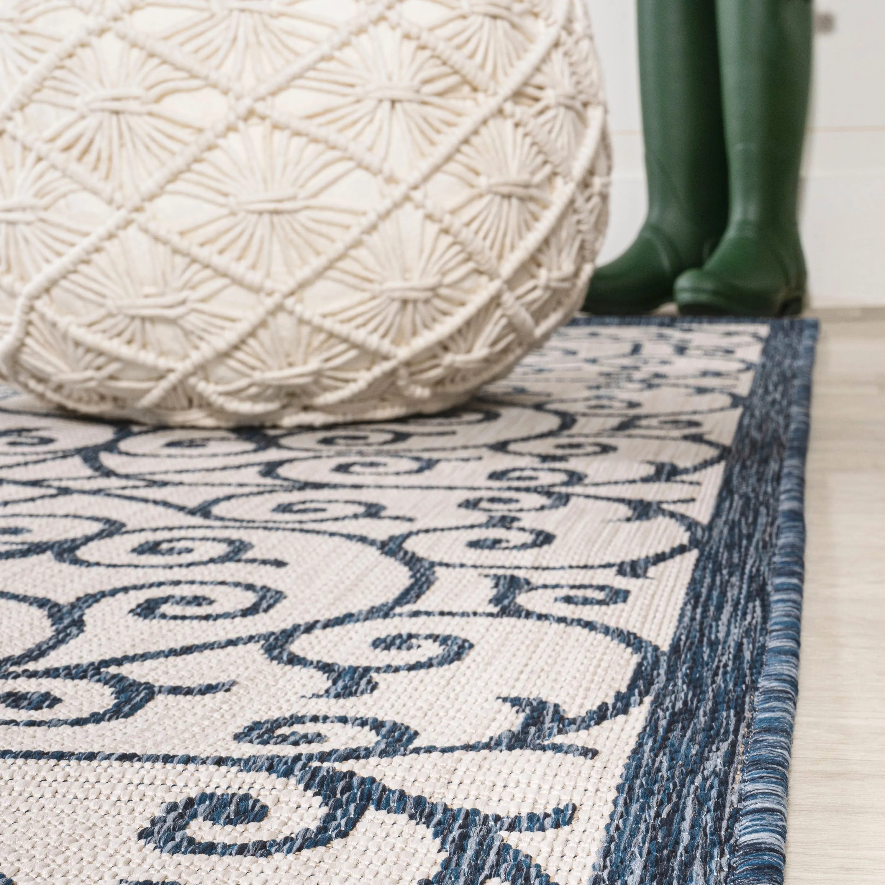 JONATHAN Y Ourika Textured Weave Indoor/Outdoor Area Rug