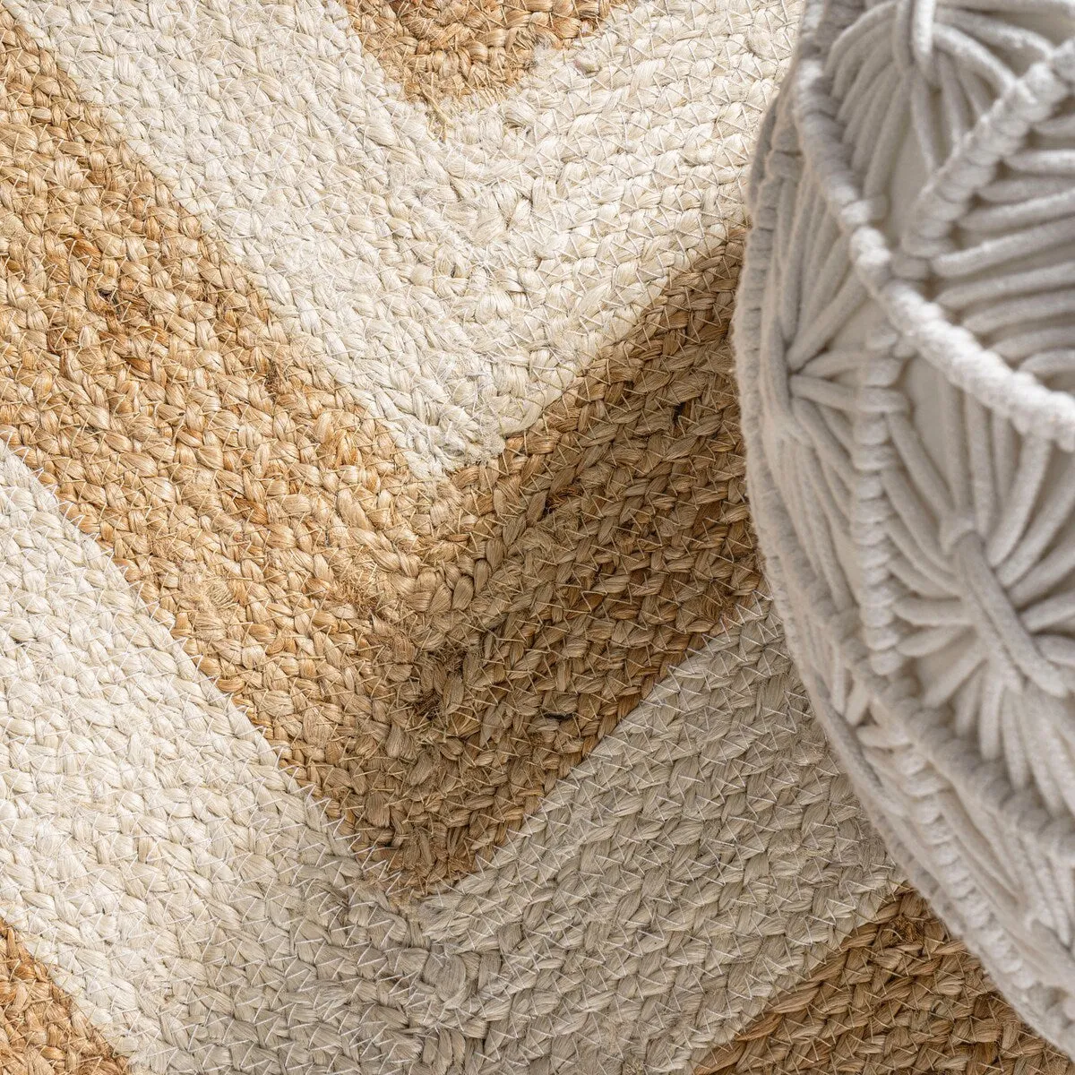 JONATHAN Y Petal Two-Tone Jute Hippy Circle Area Rug