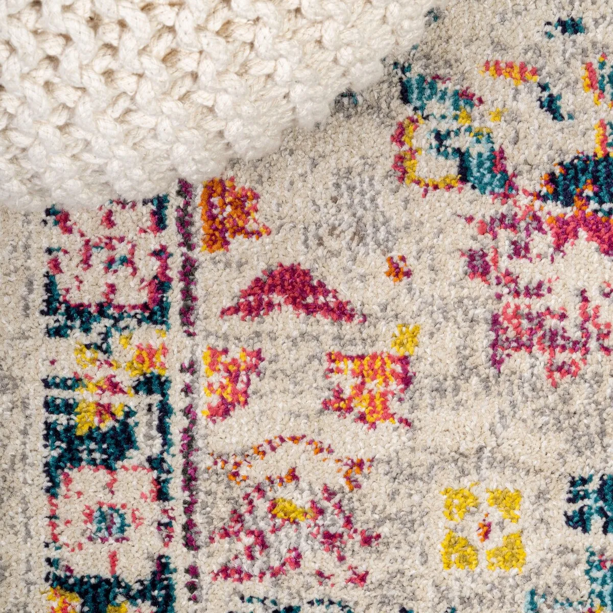 JONATHAN Y Traditional Persian Boho Floral Area Rug