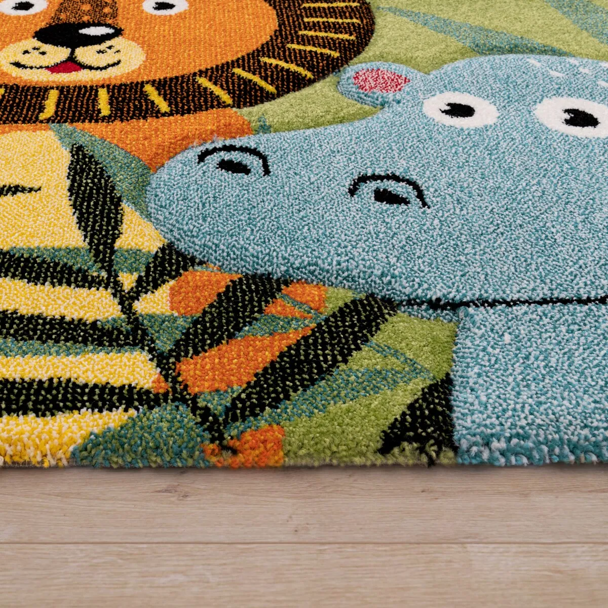 Kids Rug with Jungle Animal Motif in Green