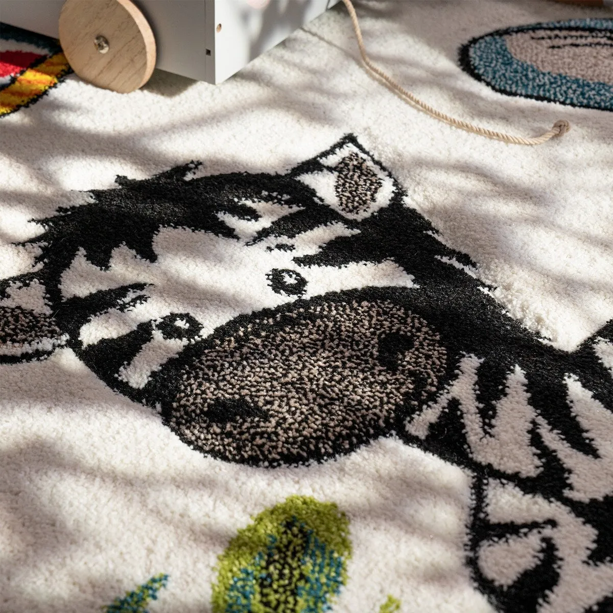Kids Rug with Jungle Animals - Giraffe Lion Monkey Zebra in Beige
