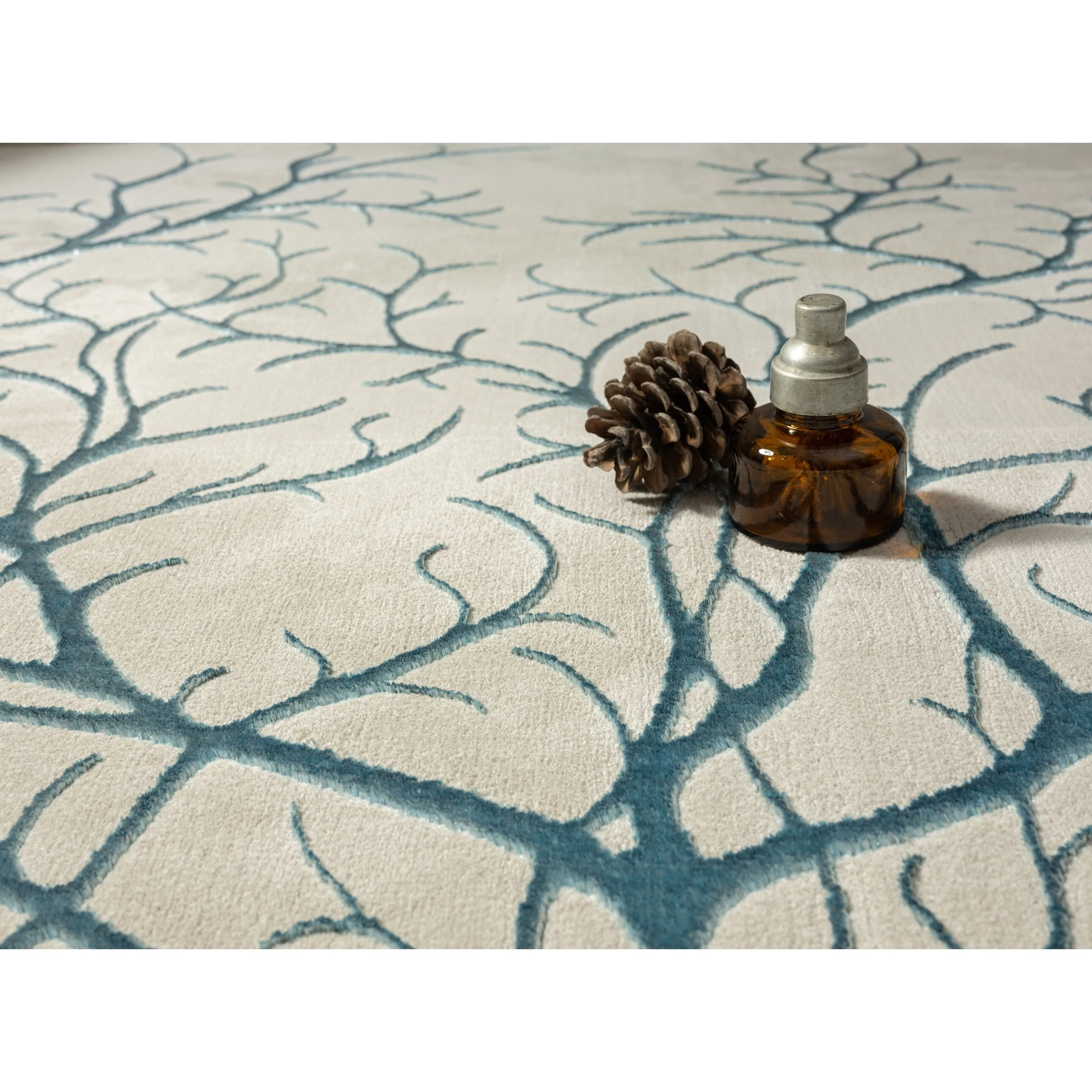 Ksamil Collection Abstract Area Rug