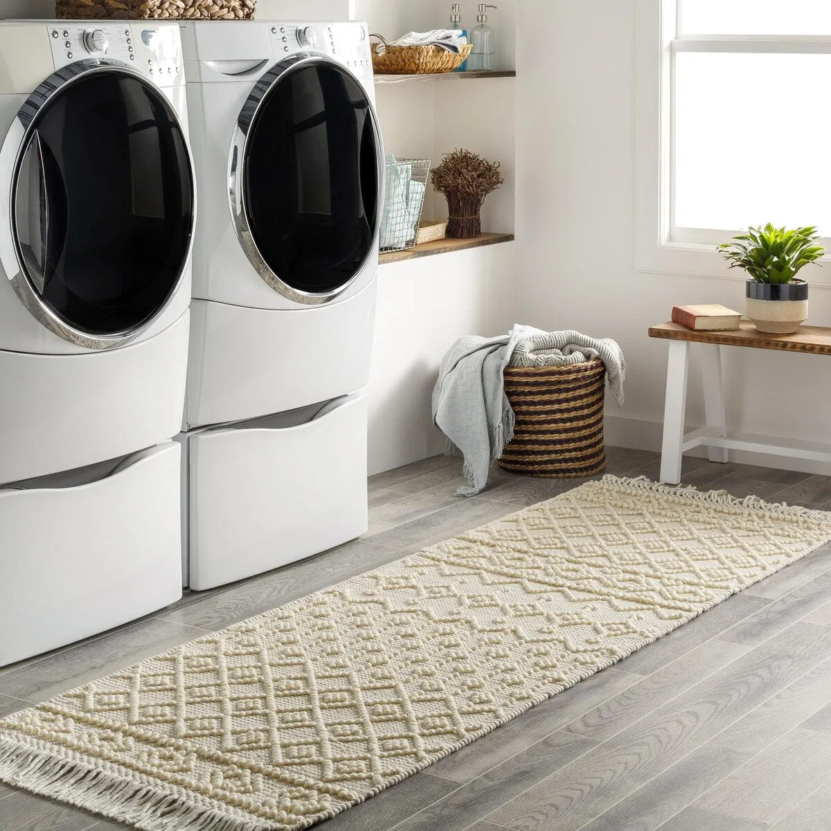 Les Handmade Modern Farmhouse Wool Area Rug