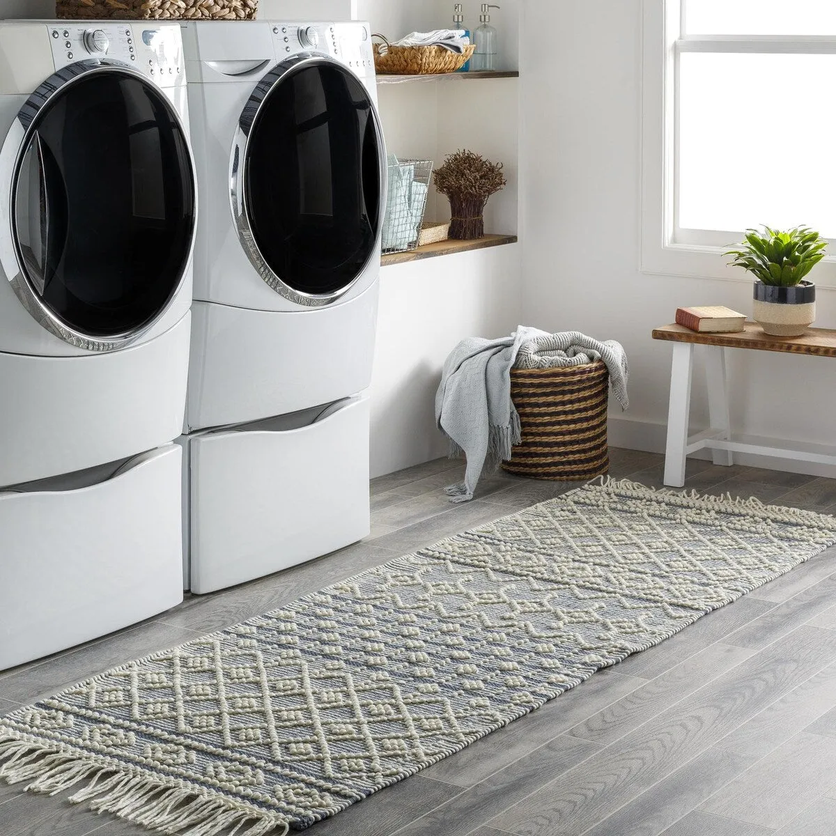 Les Handmade Modern Farmhouse Wool Area Rug