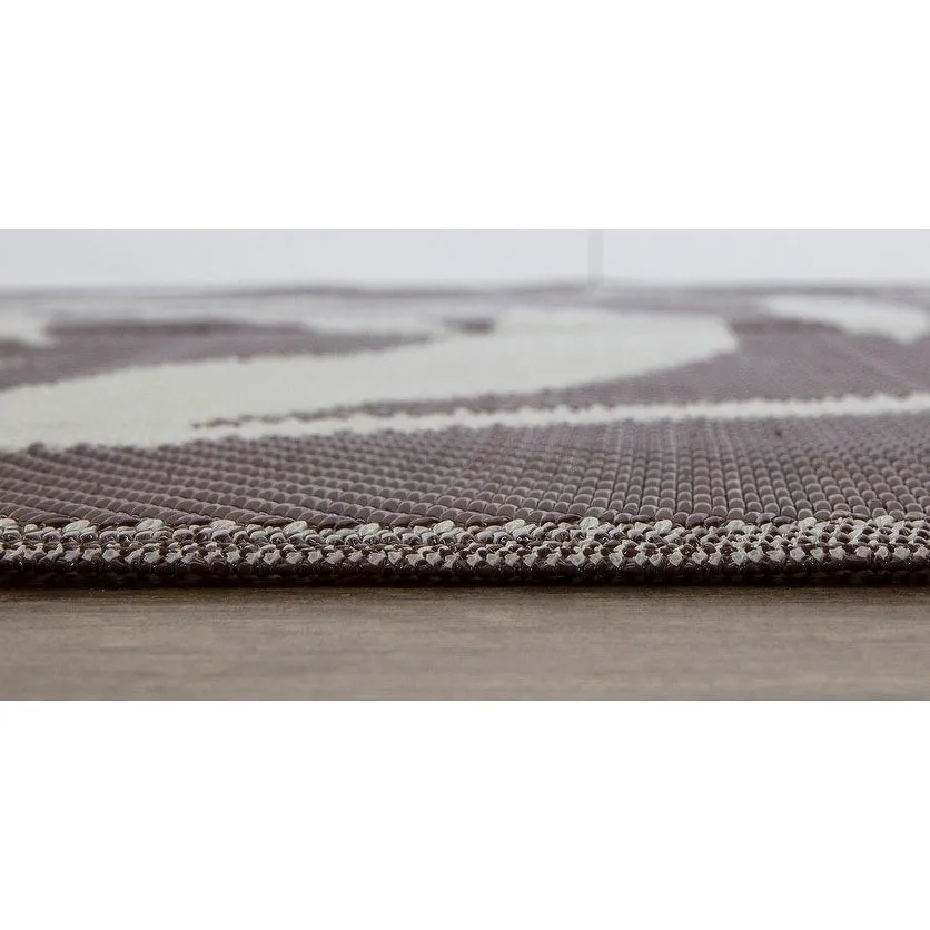 Lightweight Indoor Outdoor Reversible Area Rug -5.9 x 8.9 Feet - Leaf Pattern - N/A