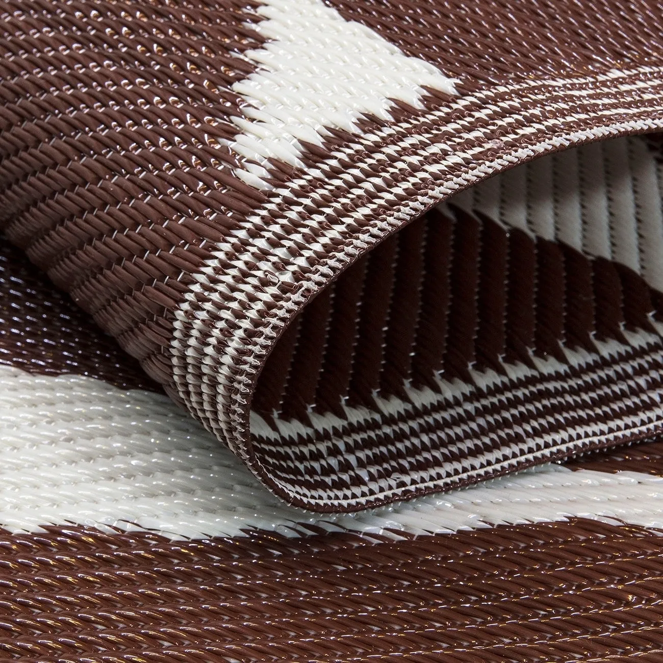 Lightweight Indoor Outdoor Reversible Area Rug -5.9 x 8.9 Feet - Leaf Pattern - N/A