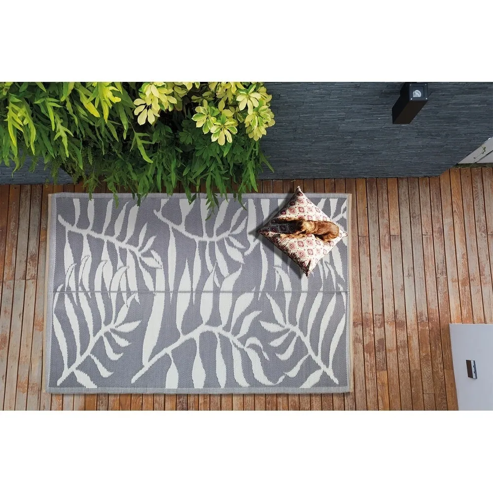 Lightweight Indoor Outdoor Reversible Area Rug -5.9 x 8.9 Feet - Leaf Pattern - N/A
