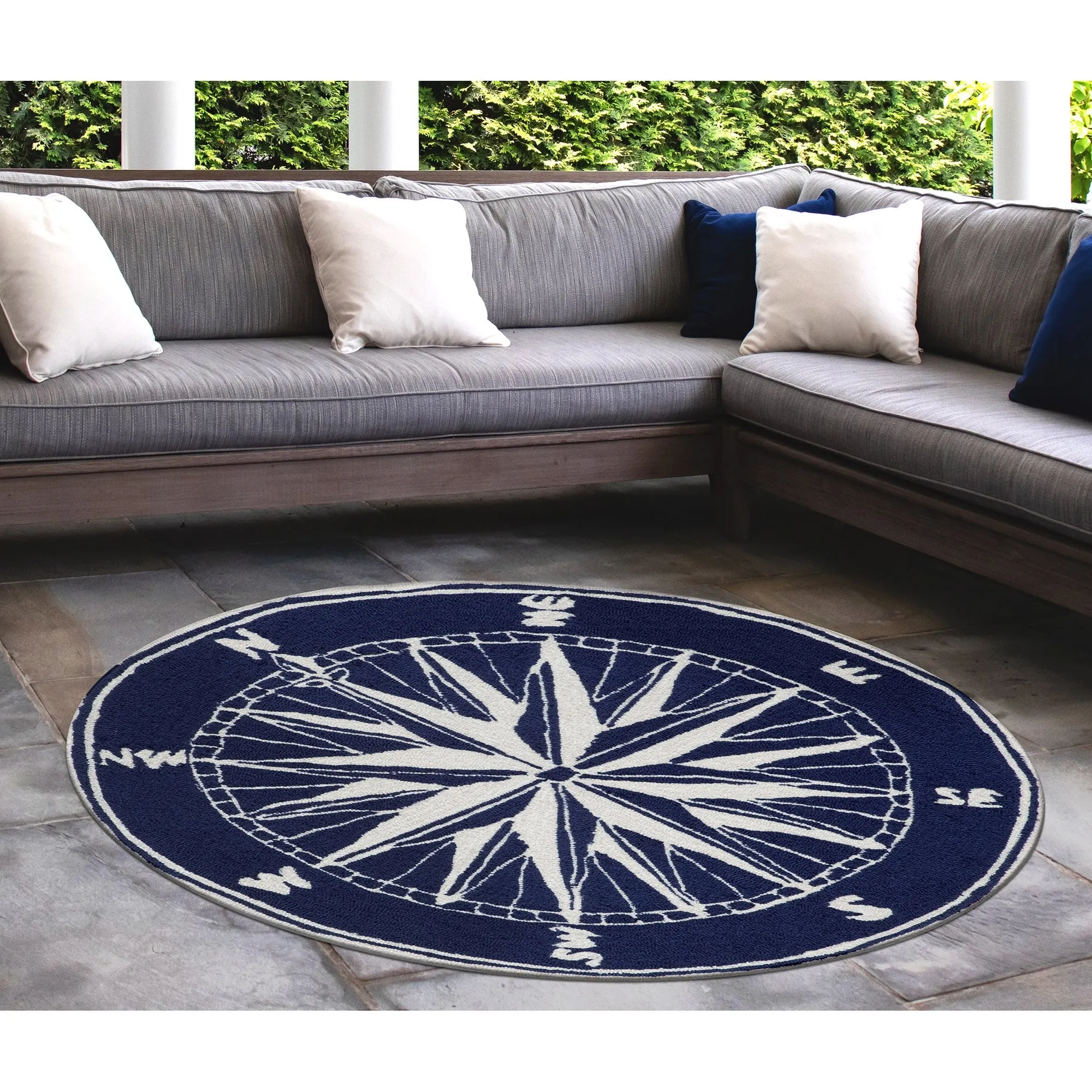 Liora Manne Frontporch Compass Indoor/Outdoor Rug - 3' Round