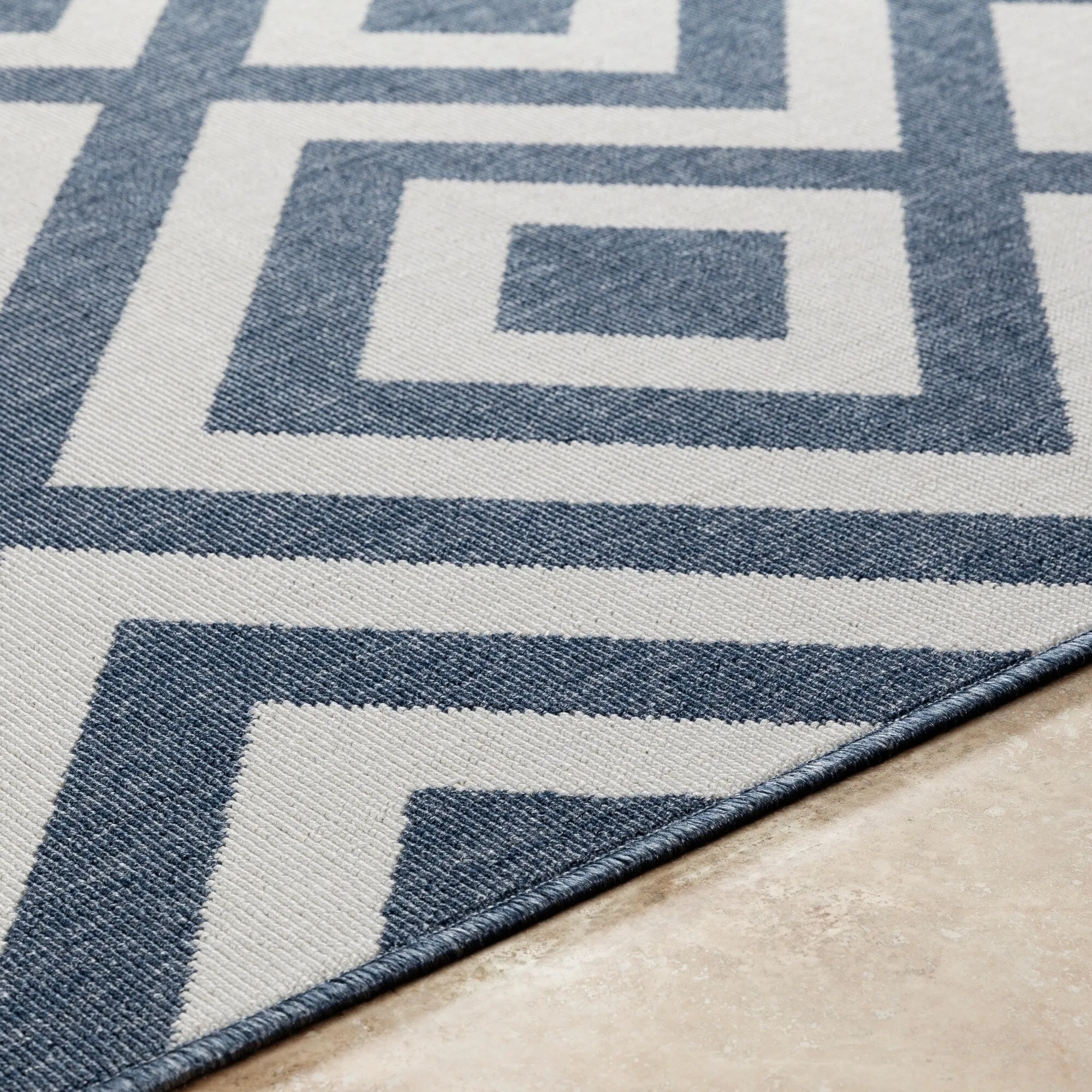 Livabliss Alvise Transitional Geometric Indoor/ Outdoor Area Rug