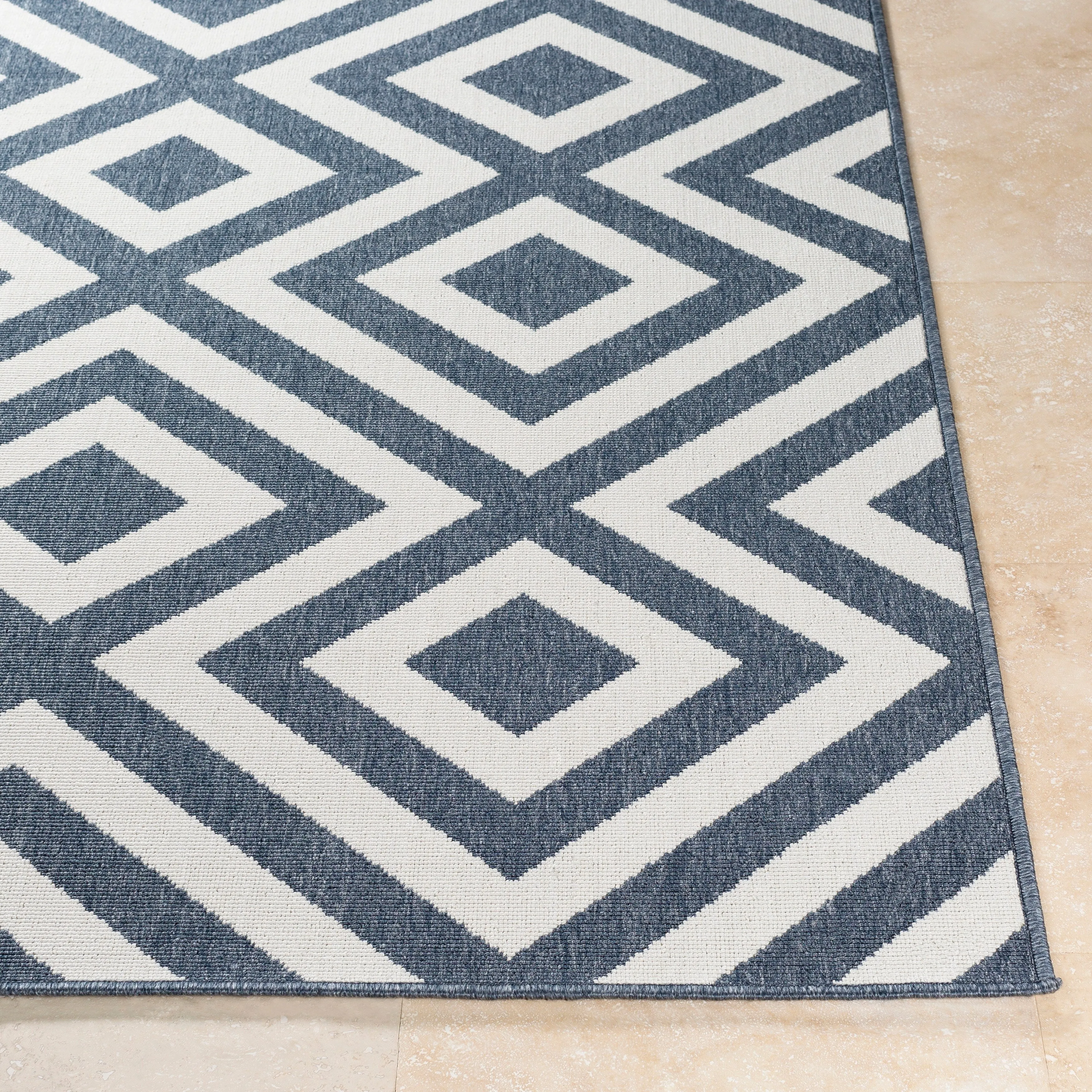 Livabliss Alvise Transitional Geometric Indoor/ Outdoor Area Rug