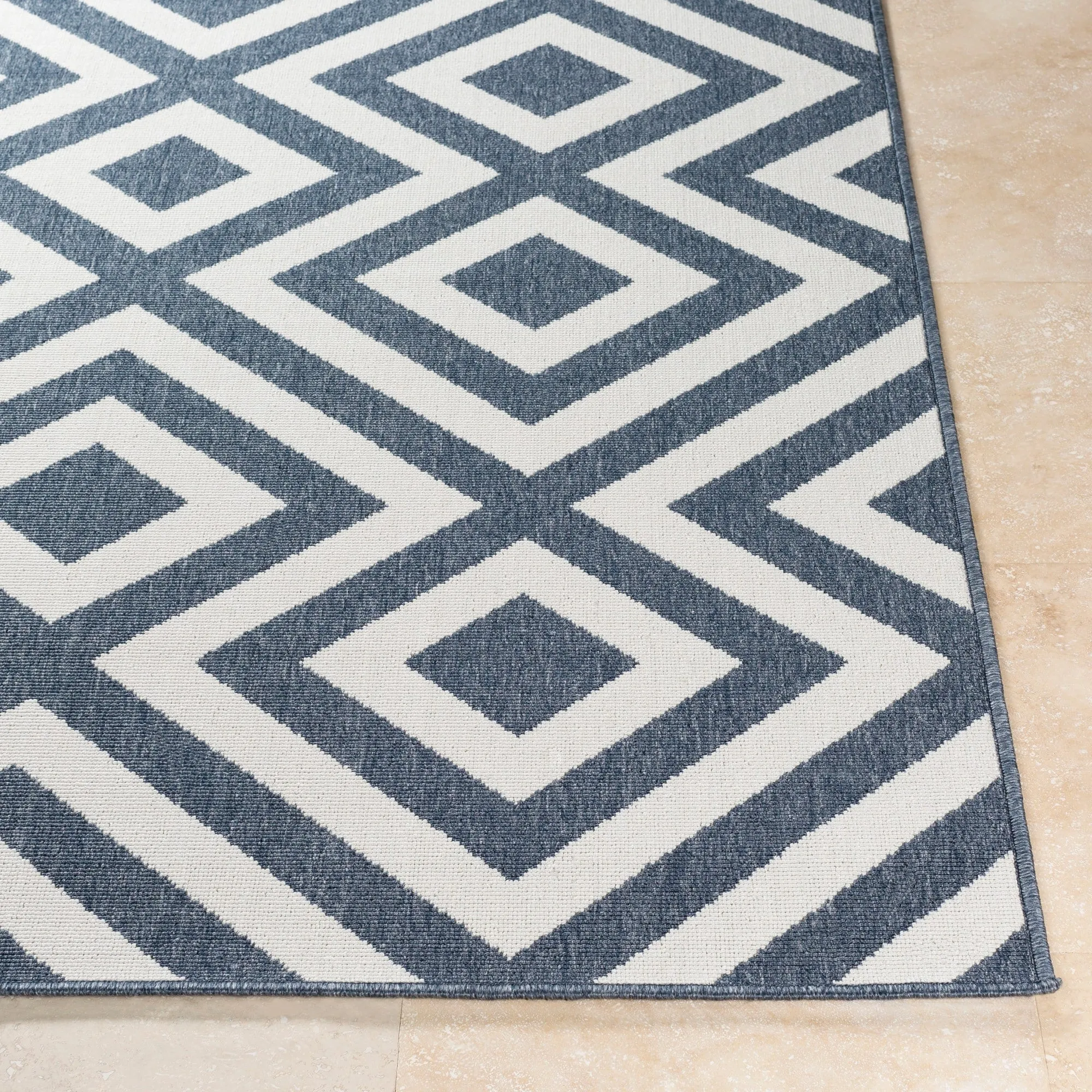 Livabliss Alvise Transitional Geometric Indoor/ Outdoor Area Rug