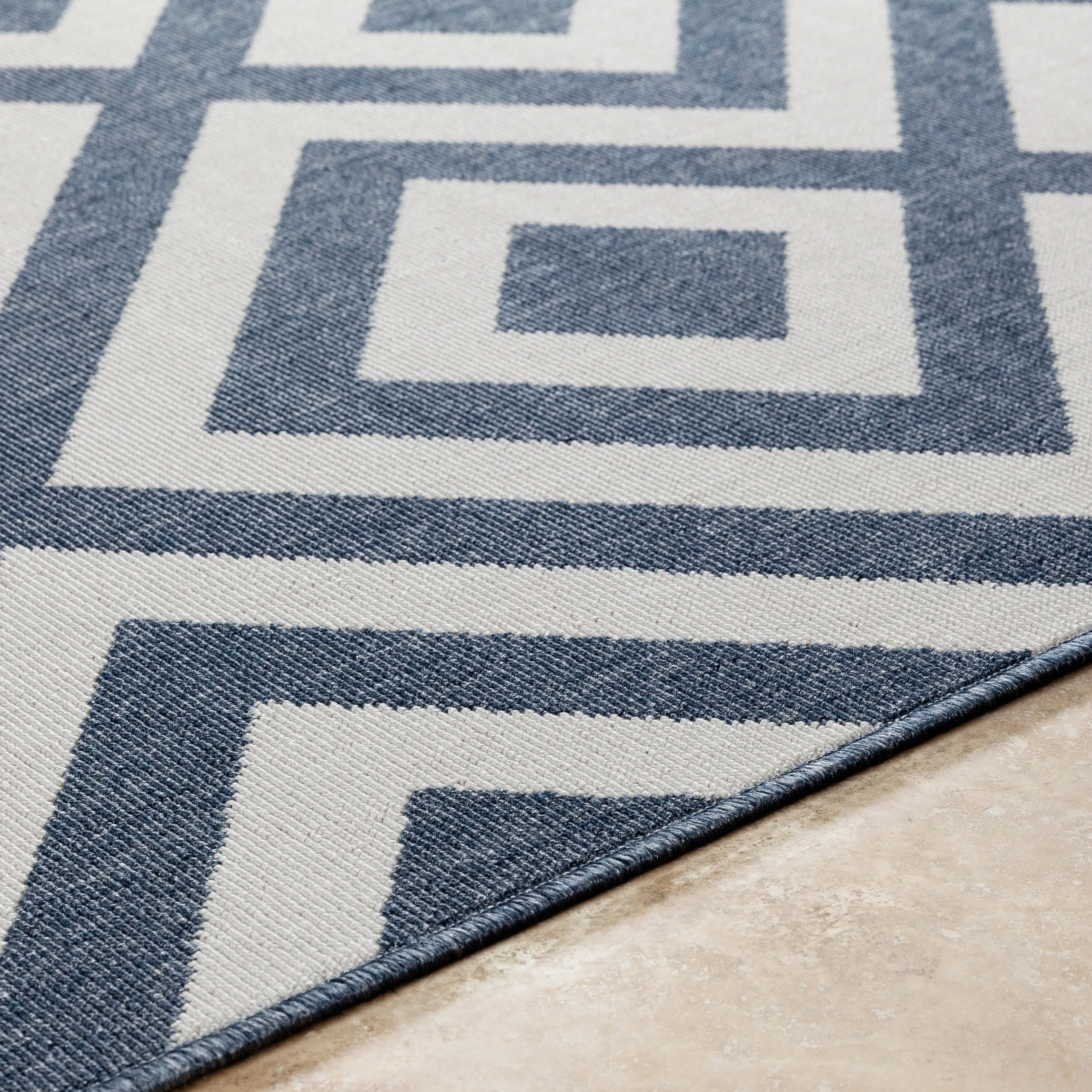 Livabliss Alvise Transitional Geometric Indoor/ Outdoor Area Rug