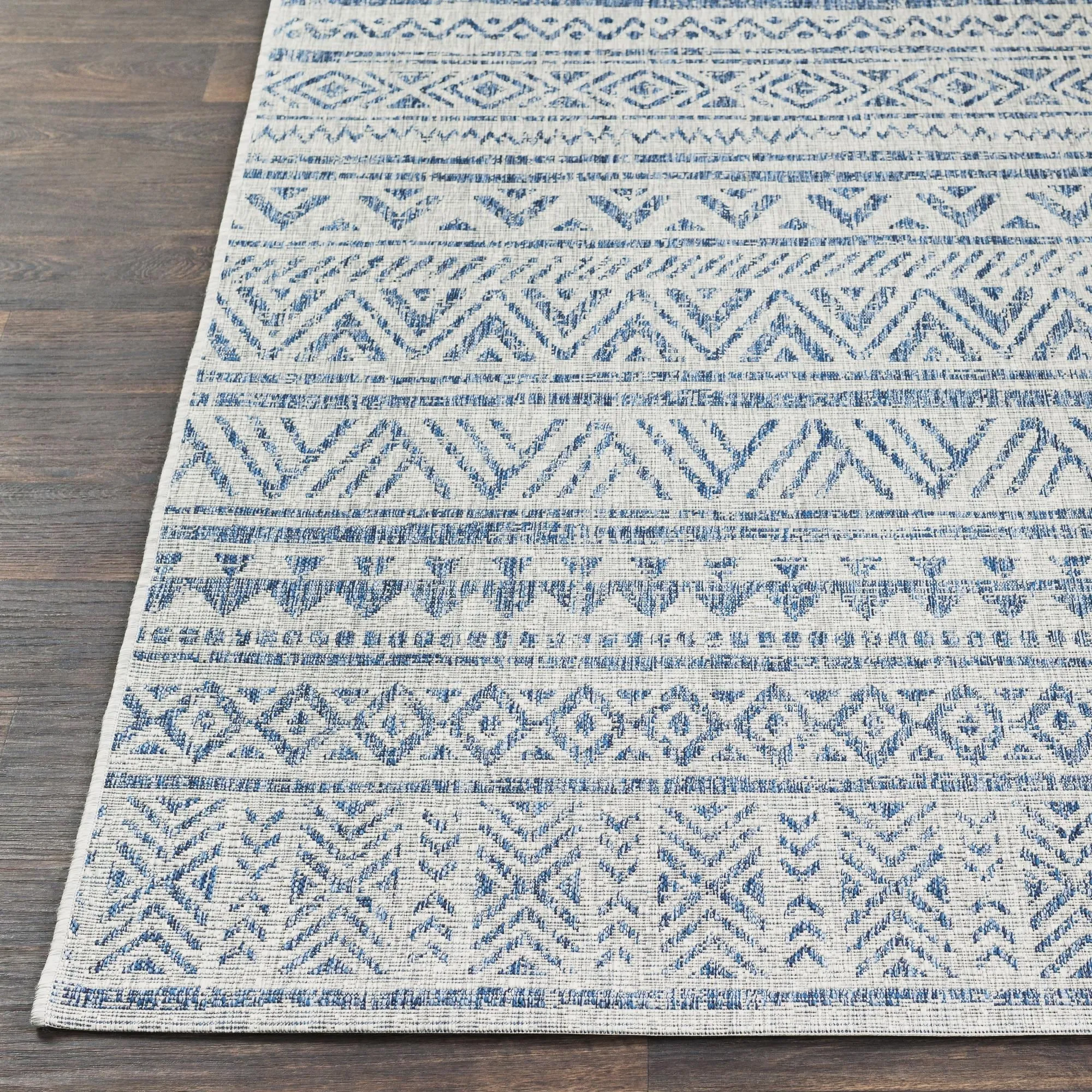 Livabliss Eagean Vintage Southwestern Indoor/ Outdoor Area Rug