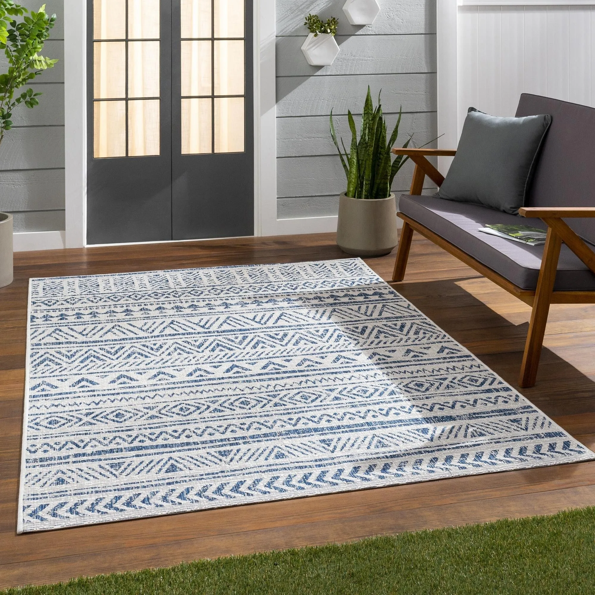 Livabliss Eagean Vintage Southwestern Indoor/ Outdoor Area Rug