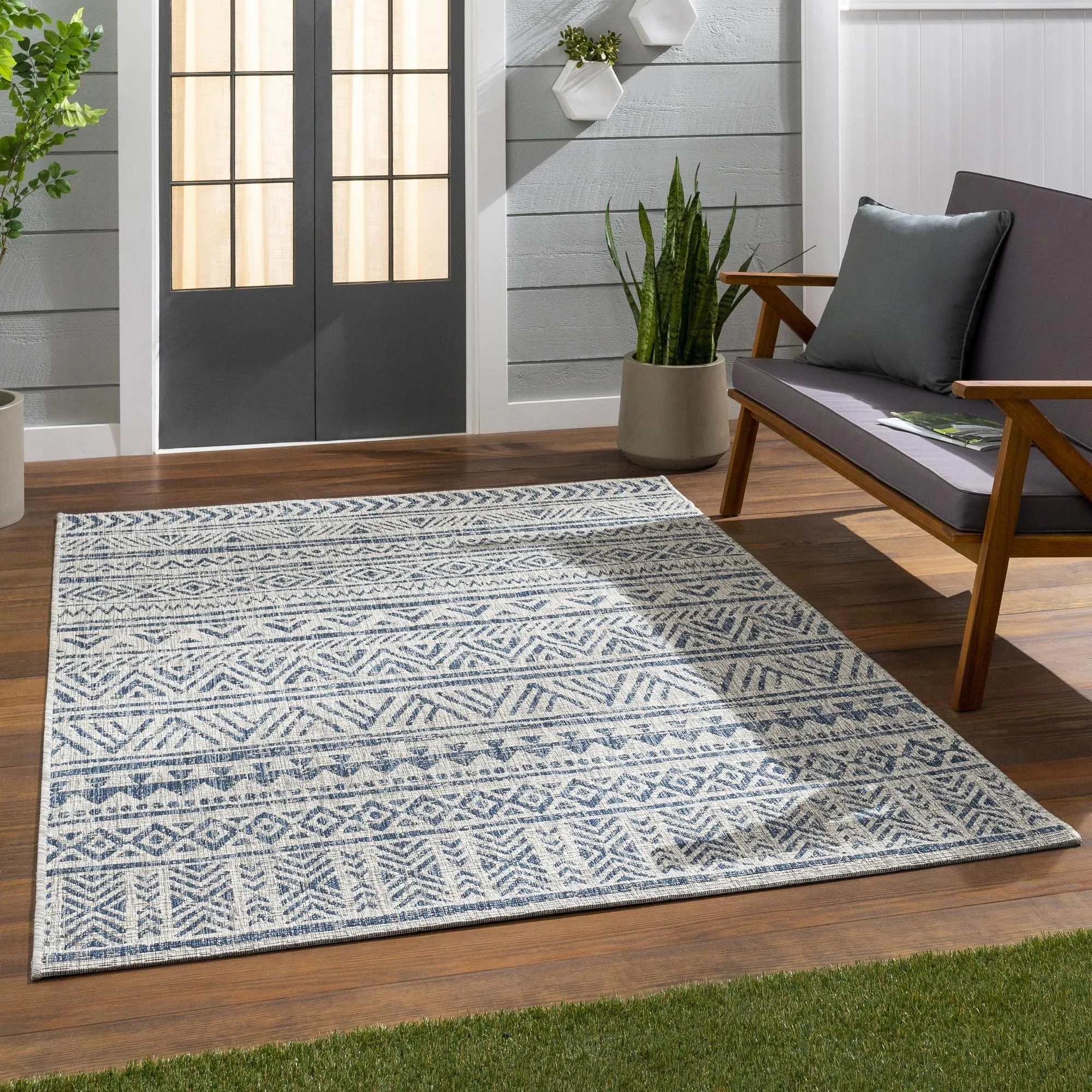 Livabliss Eagean Vintage Southwestern Indoor/ Outdoor Area Rug