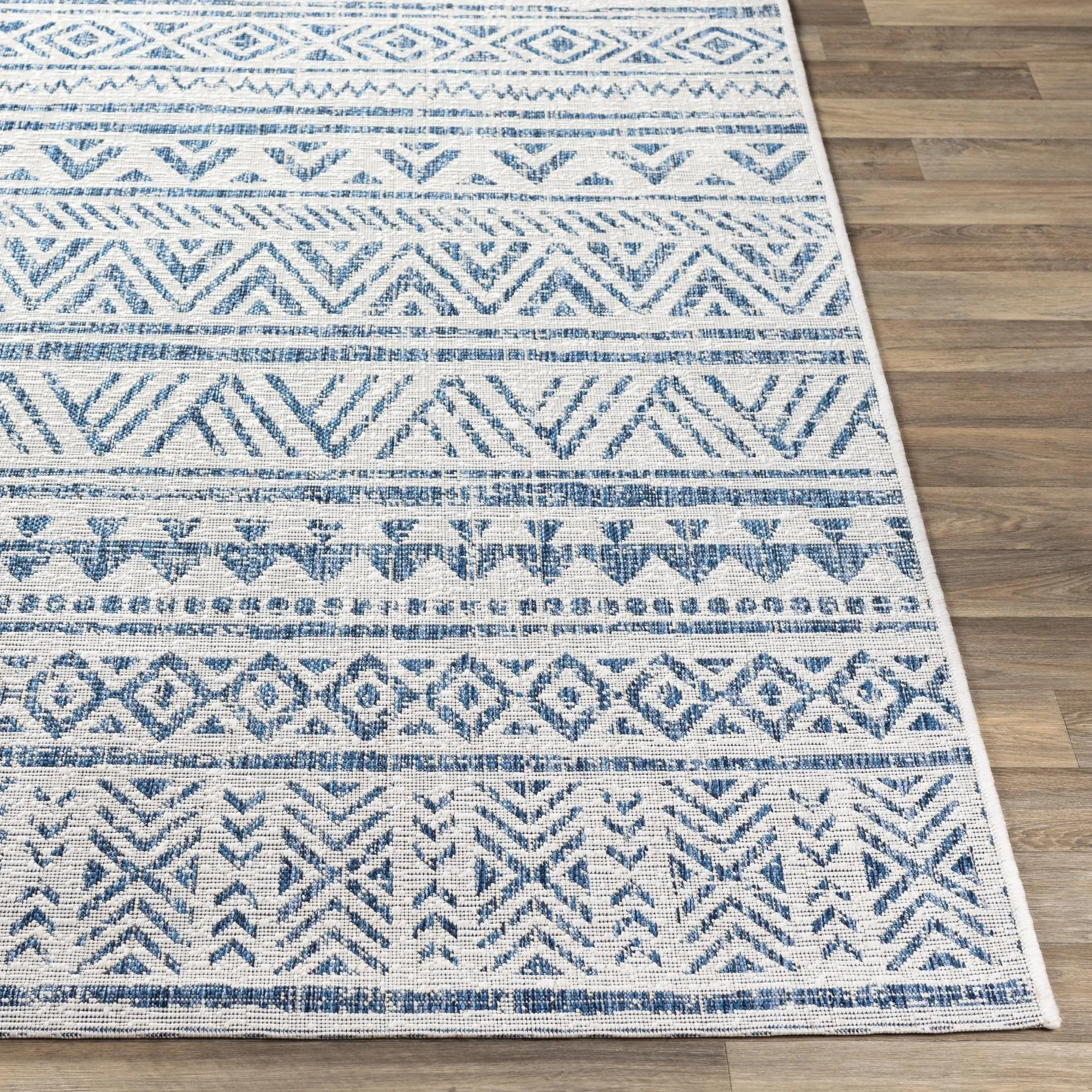 Livabliss Eagean Vintage Southwestern Indoor/ Outdoor Area Rug